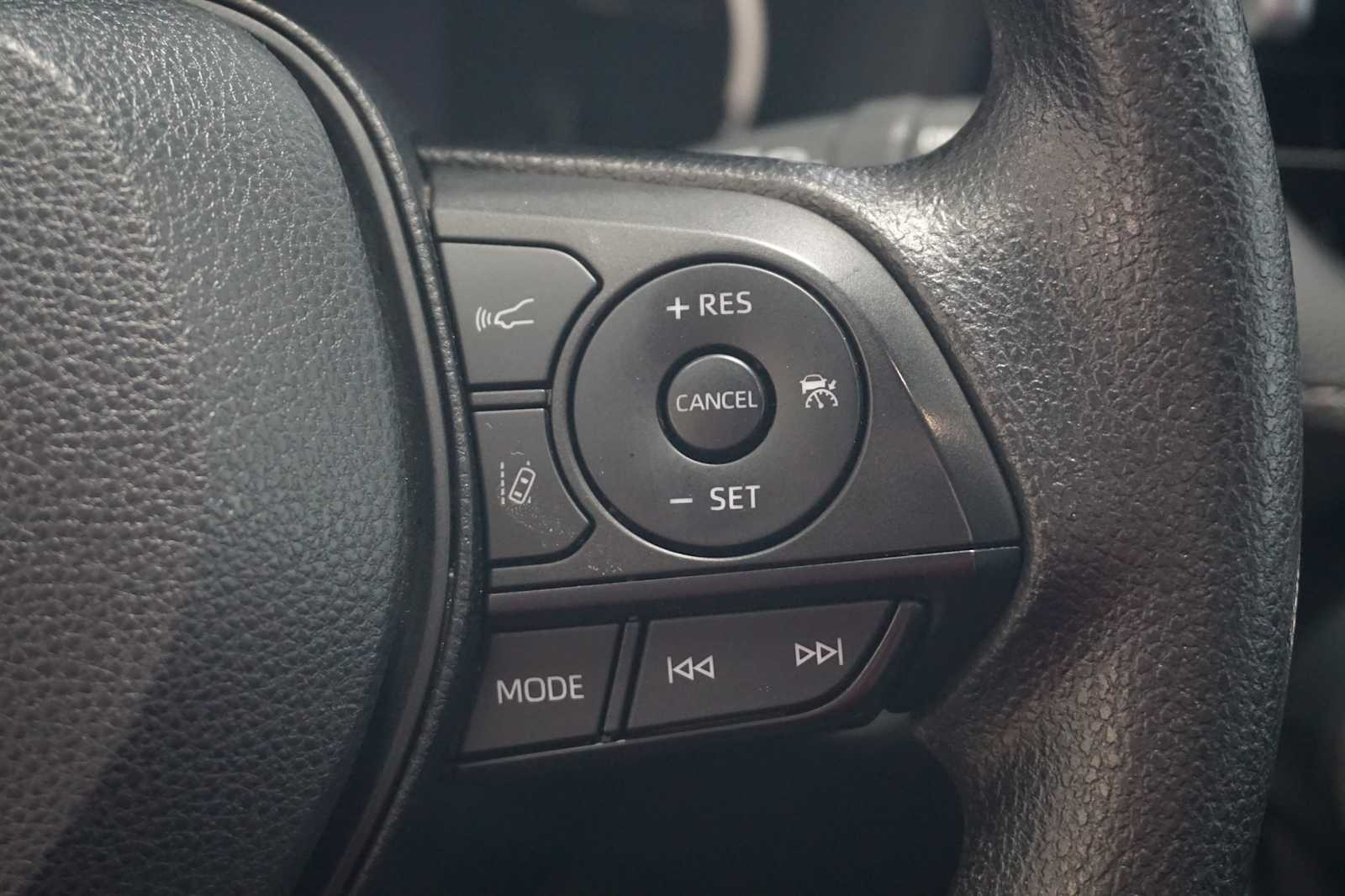 Thumbnail: 2023 Toyota RAV4 - 22