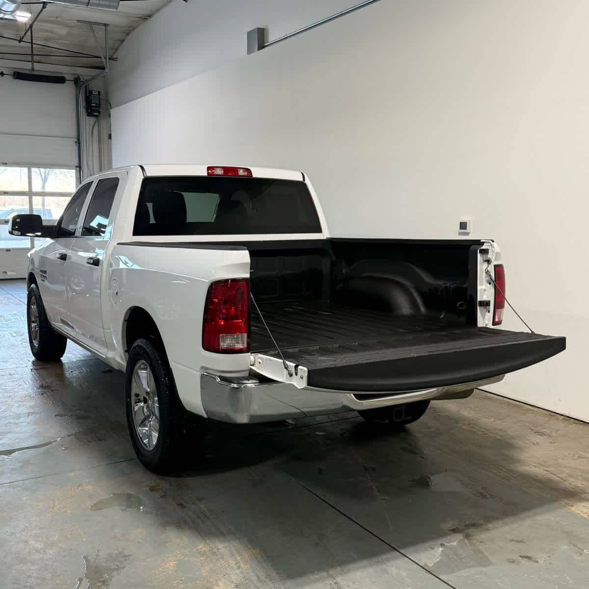 Thumbnail: 2022 RAM 1500 Classic - 4