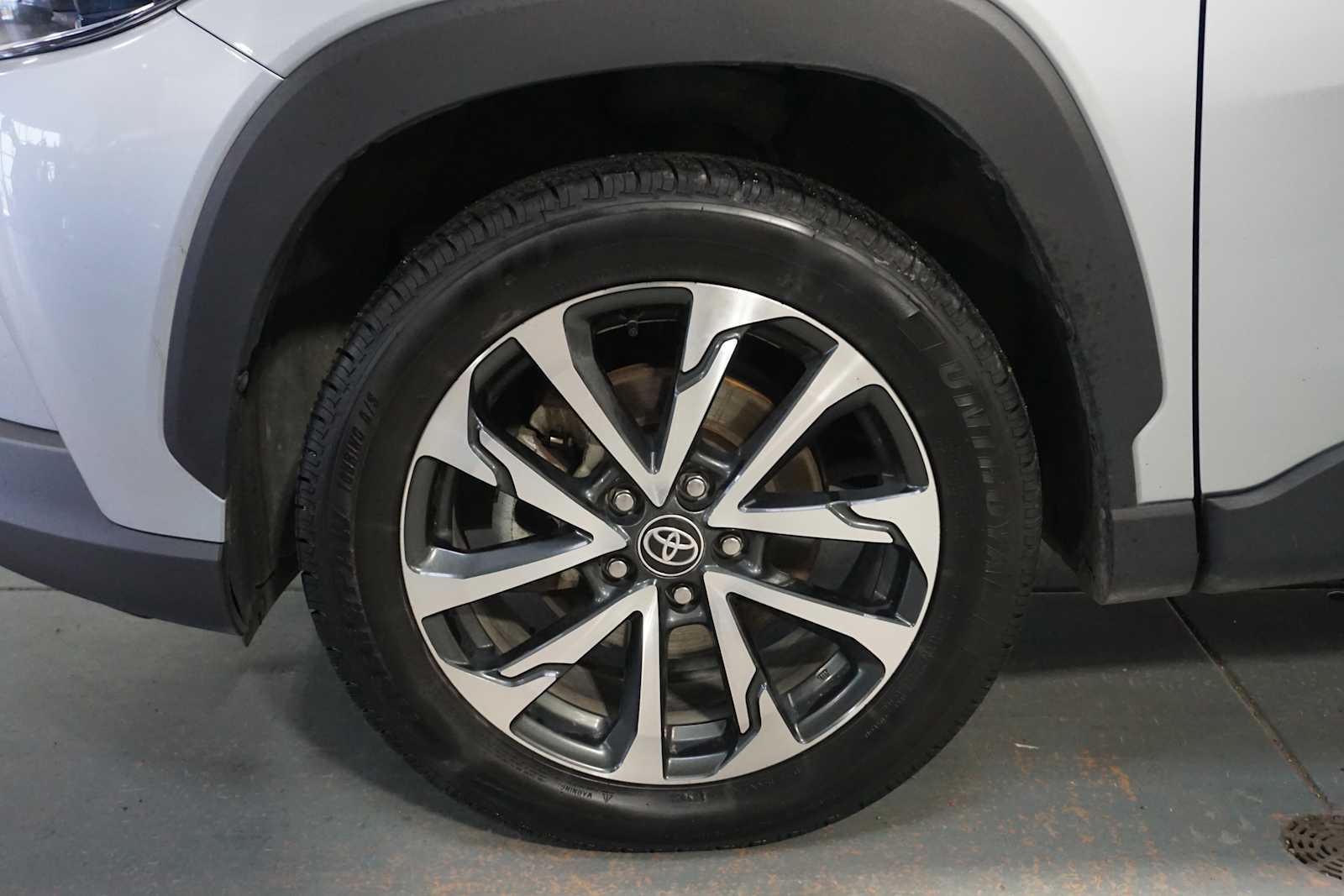 Thumbnail: 2023 Toyota Corolla Cross - 9