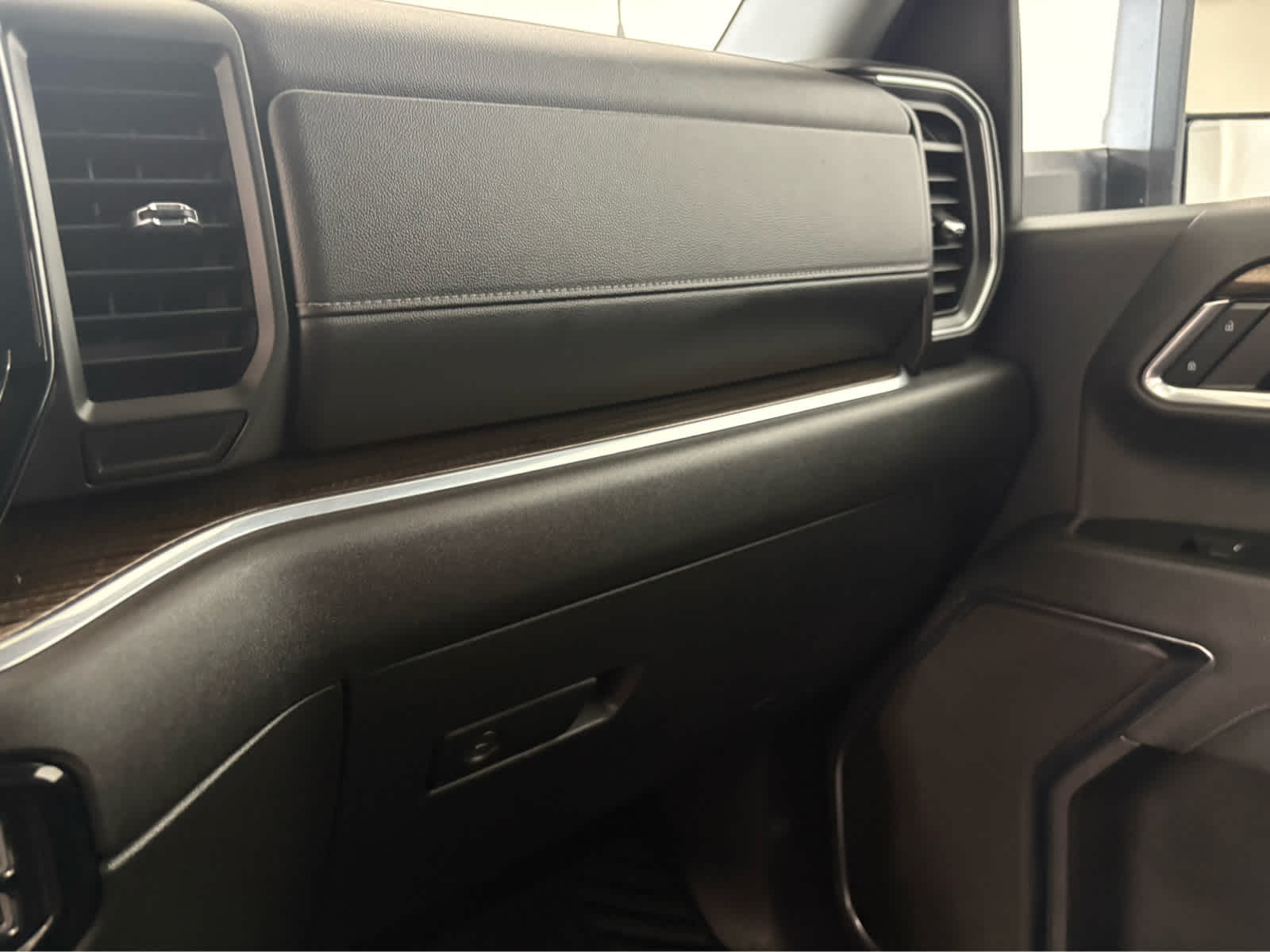 Thumbnail: 2024 Chevrolet Silverado 3500 - 23