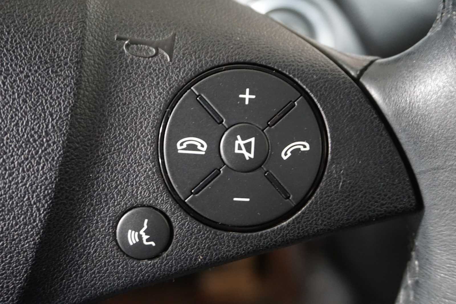 Thumbnail: 2010 Mercedes-Benz C-Class - 24