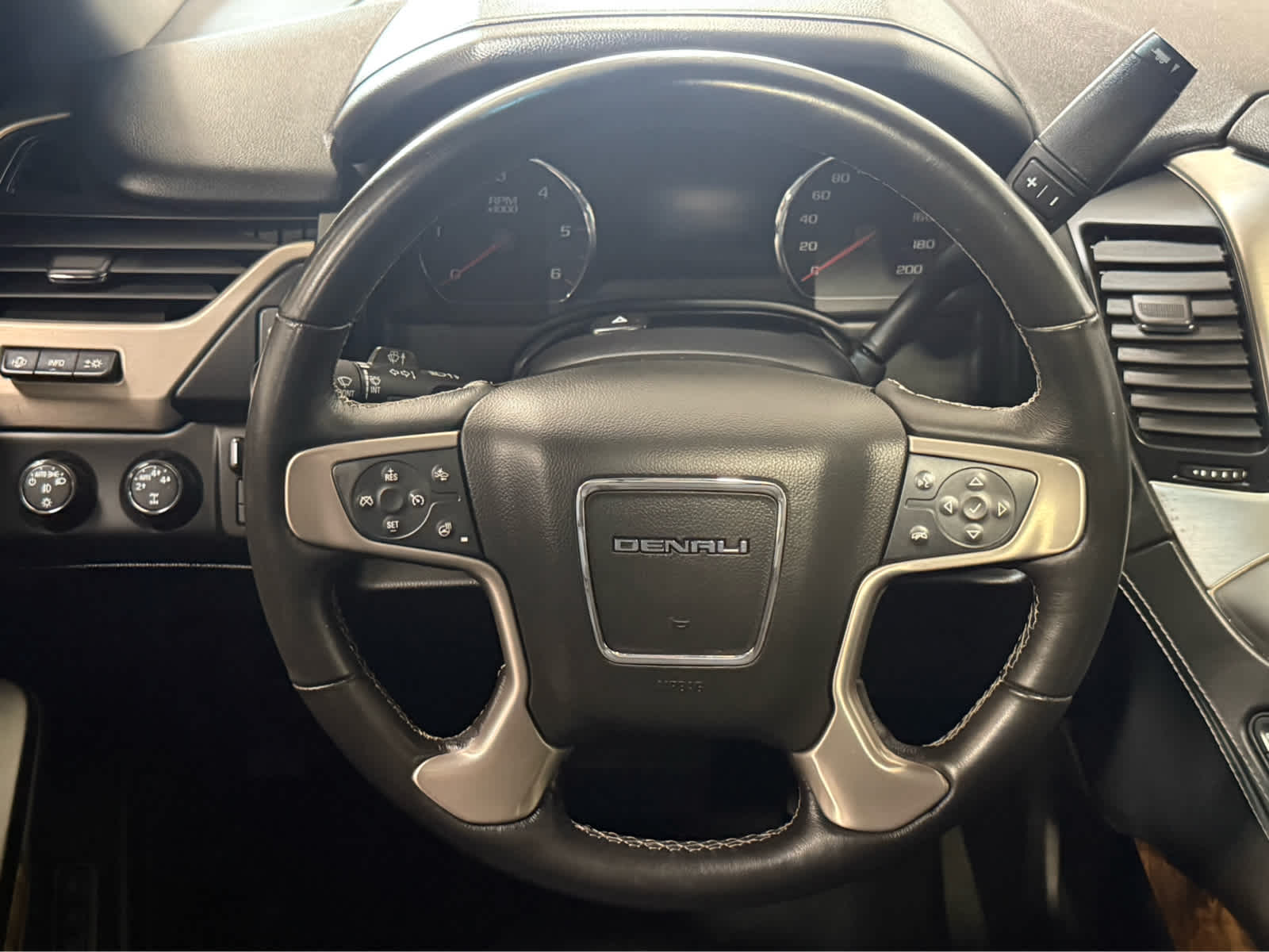 Thumbnail: 2016 GMC Yukon - 18
