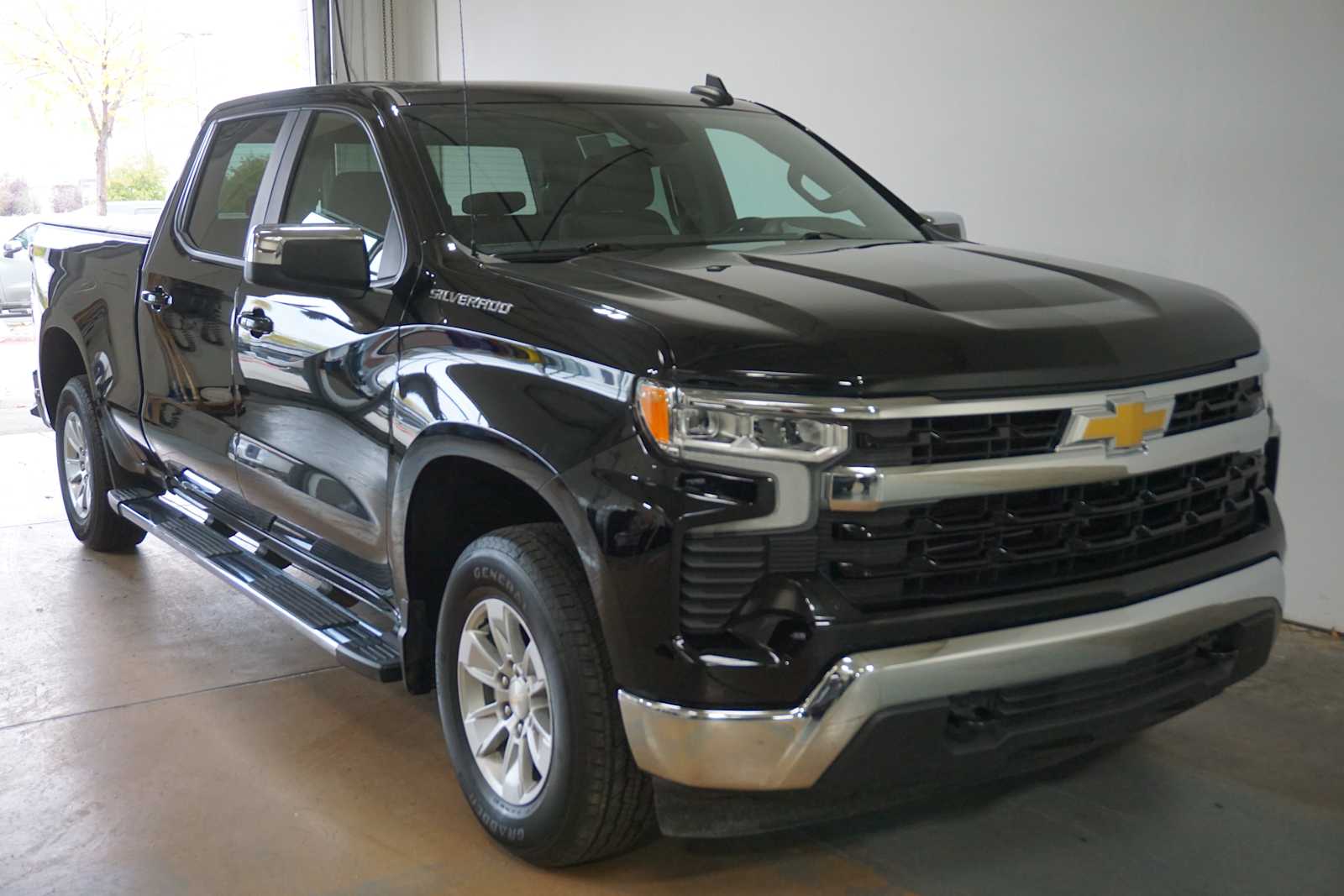 Thumbnail: 2024 Chevrolet Silverado 1500 - 4