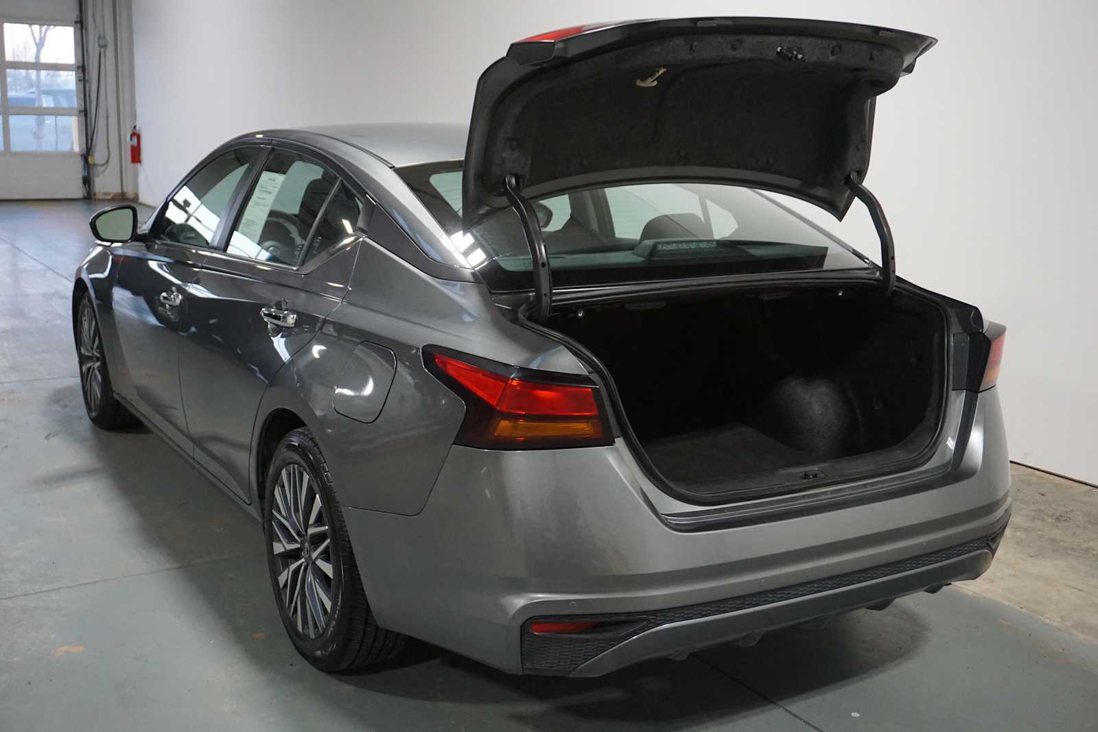 Thumbnail: 2023 Nissan Altima - 4