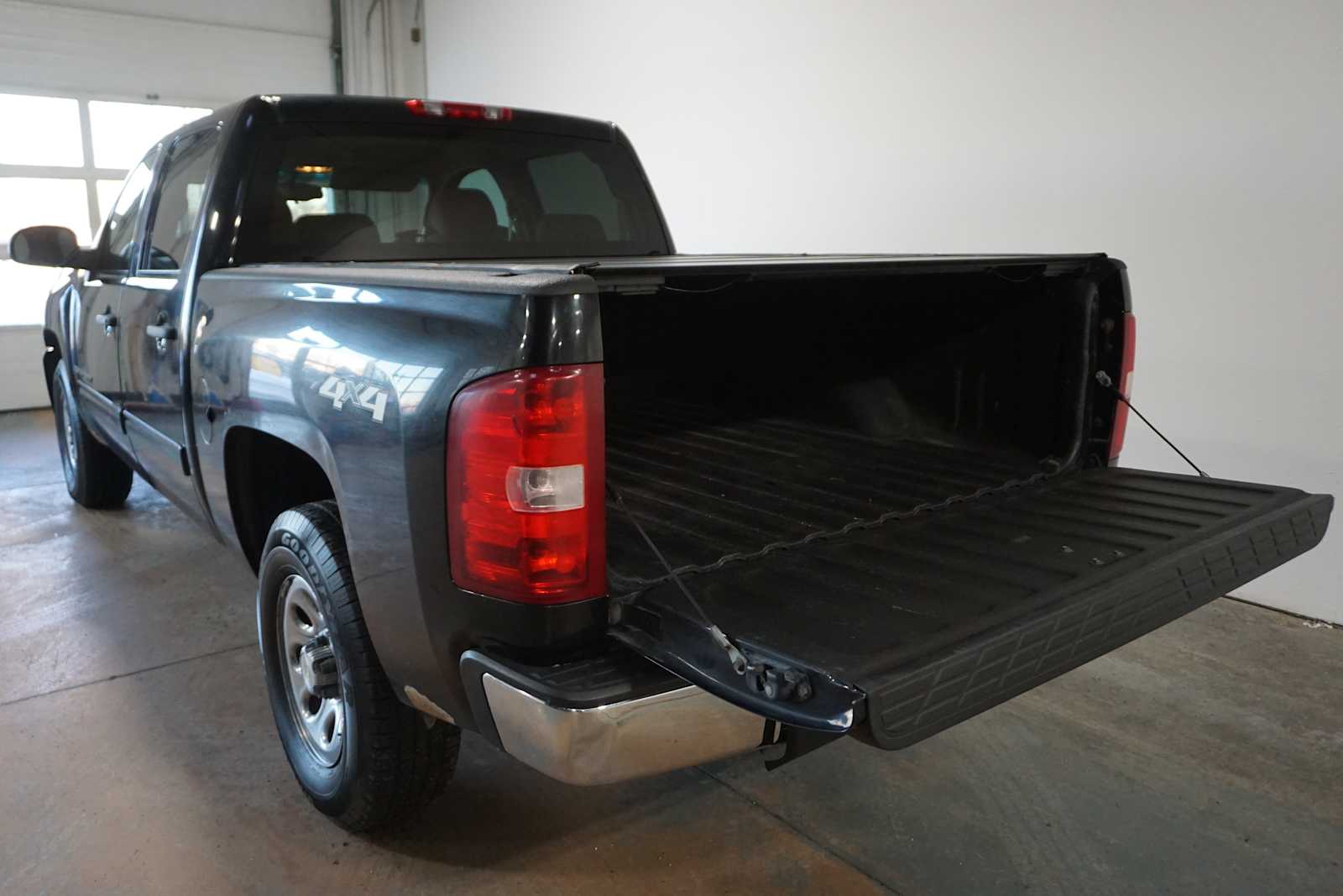 Thumbnail: 2009 Chevrolet Silverado 1500 - 4