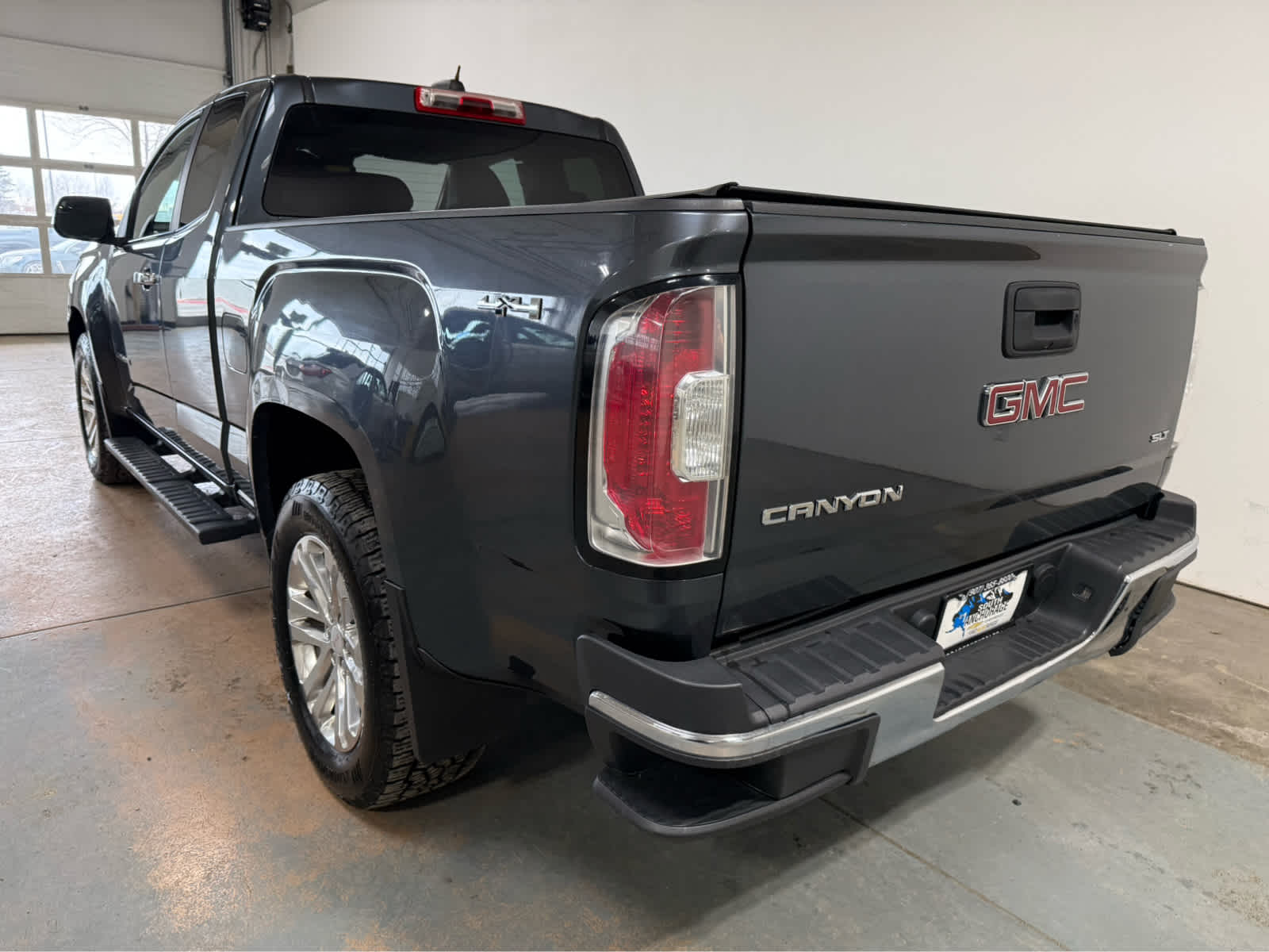 Thumbnail: 2015 GMC Canyon - 3