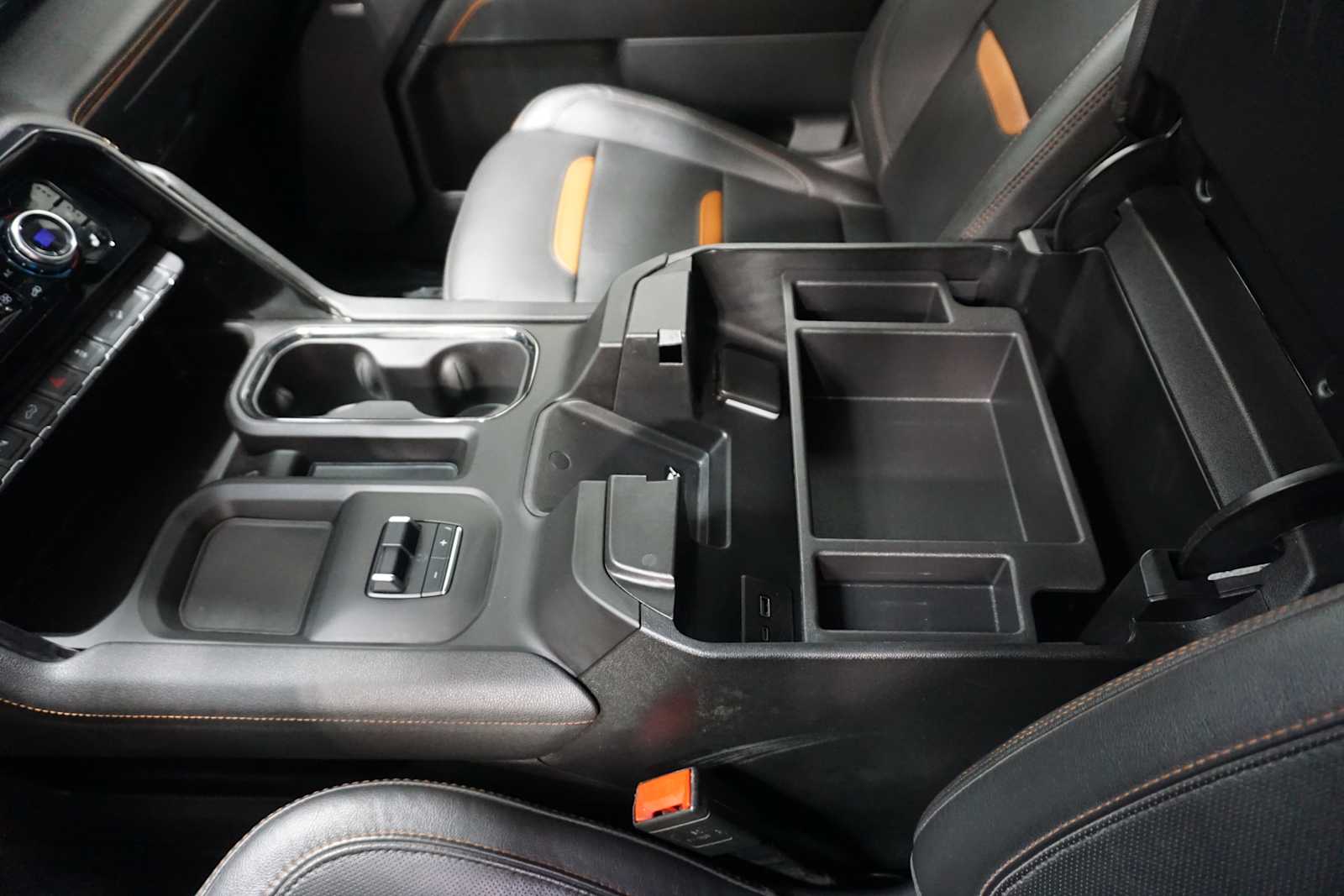 Thumbnail: 2024 GMC Sierra 2500 - 21