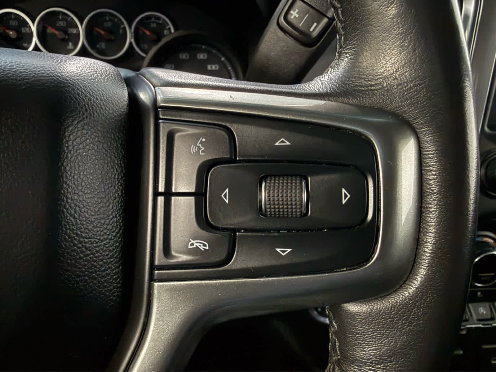 Thumbnail: 2020 Chevrolet Silverado 1500 - 20