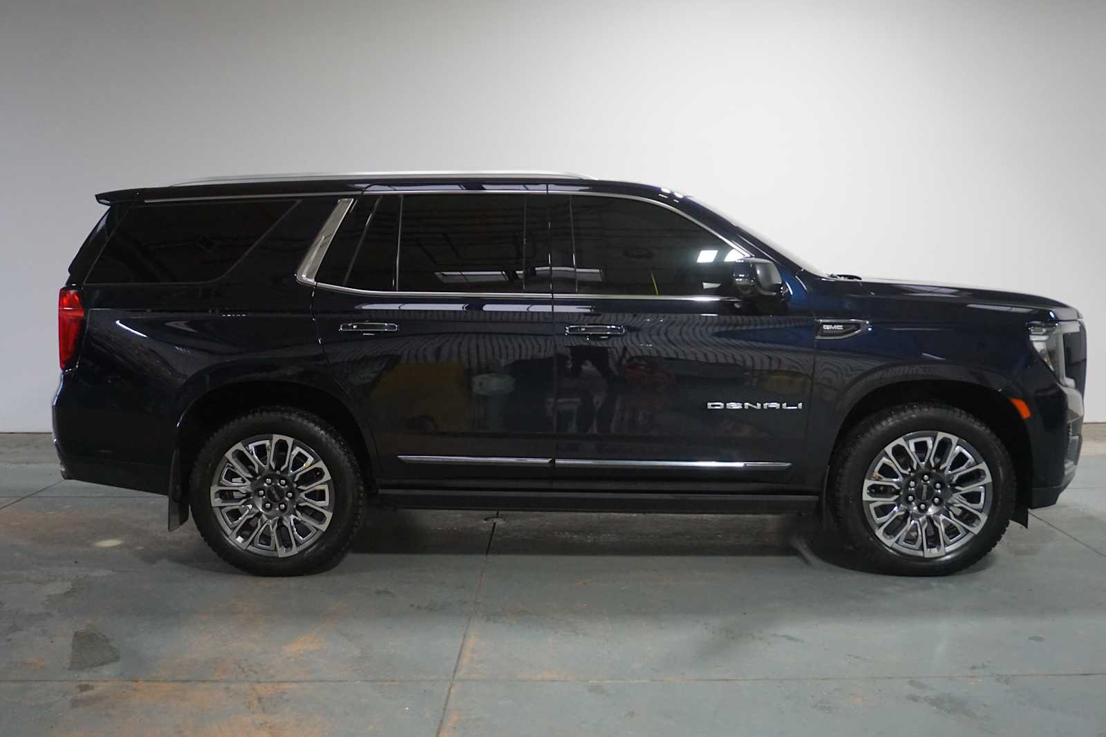 Thumbnail: 2023 GMC Yukon - 6