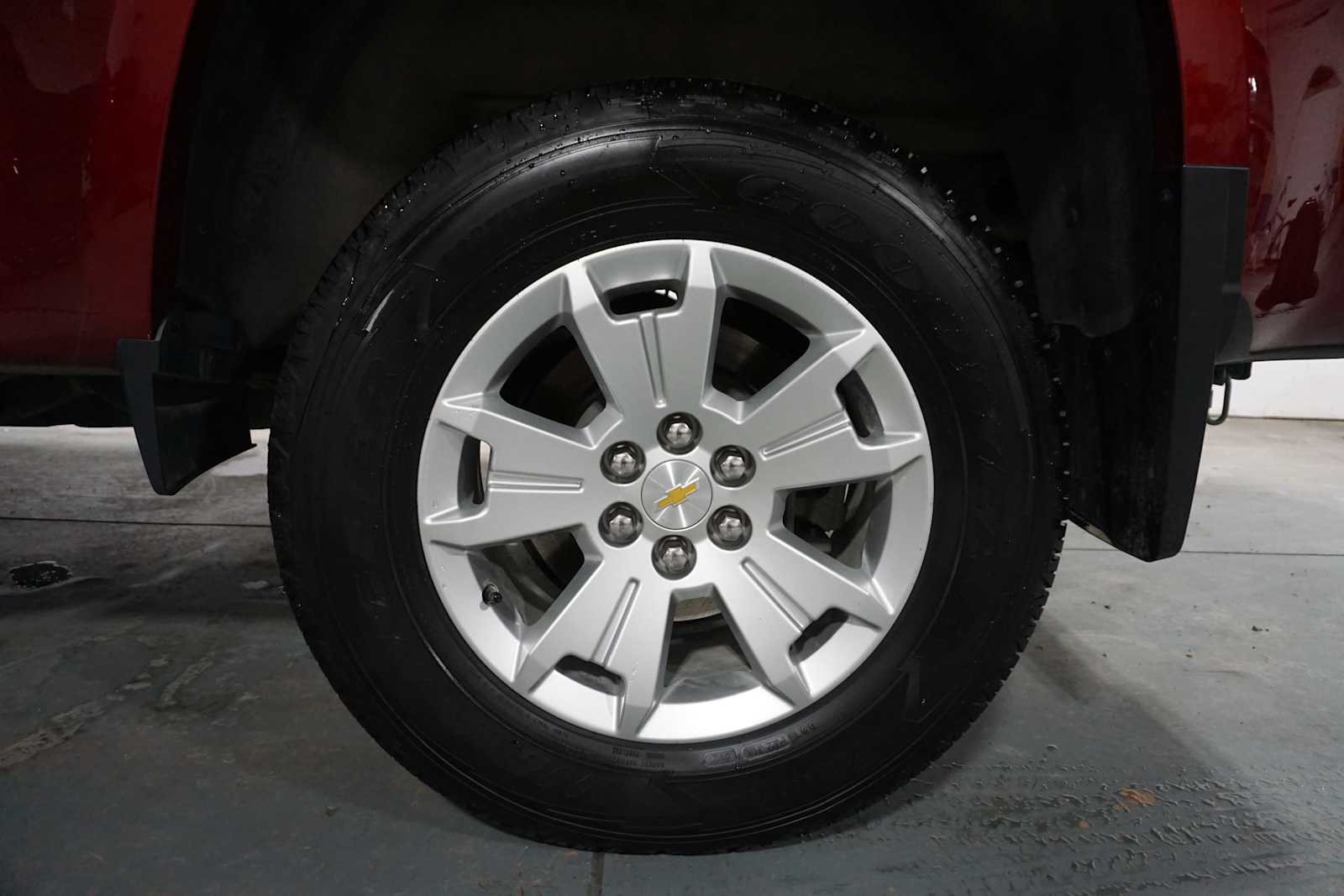 Thumbnail: 2022 Chevrolet Colorado - 9