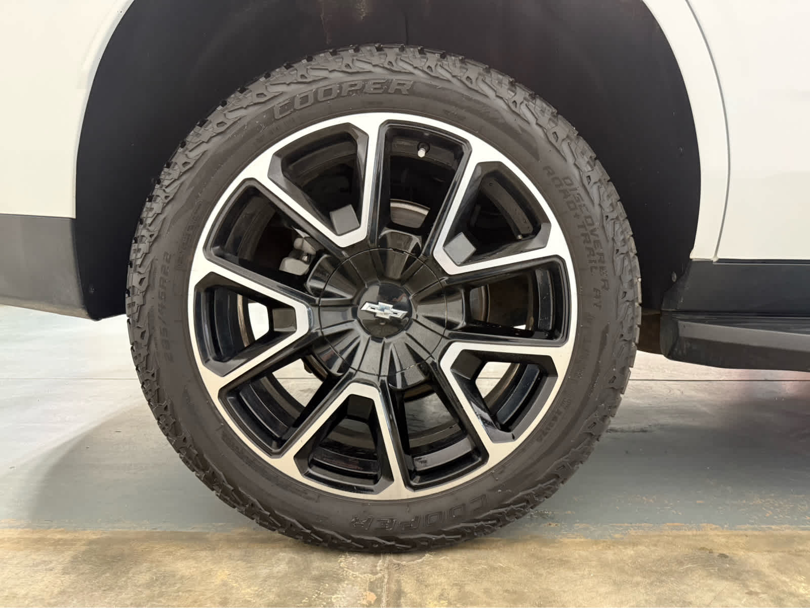 Thumbnail: 2022 Chevrolet Tahoe - 10