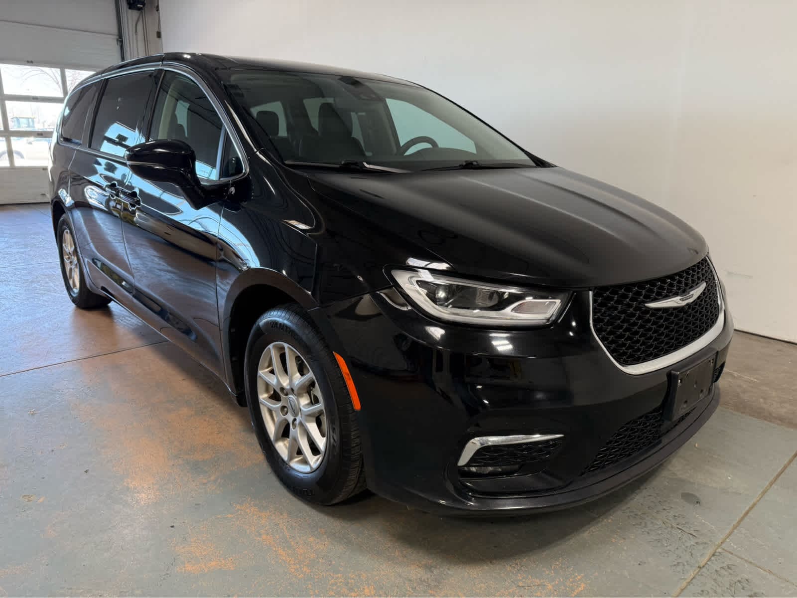 Thumbnail: 2024 Chrysler Pacifica - 5