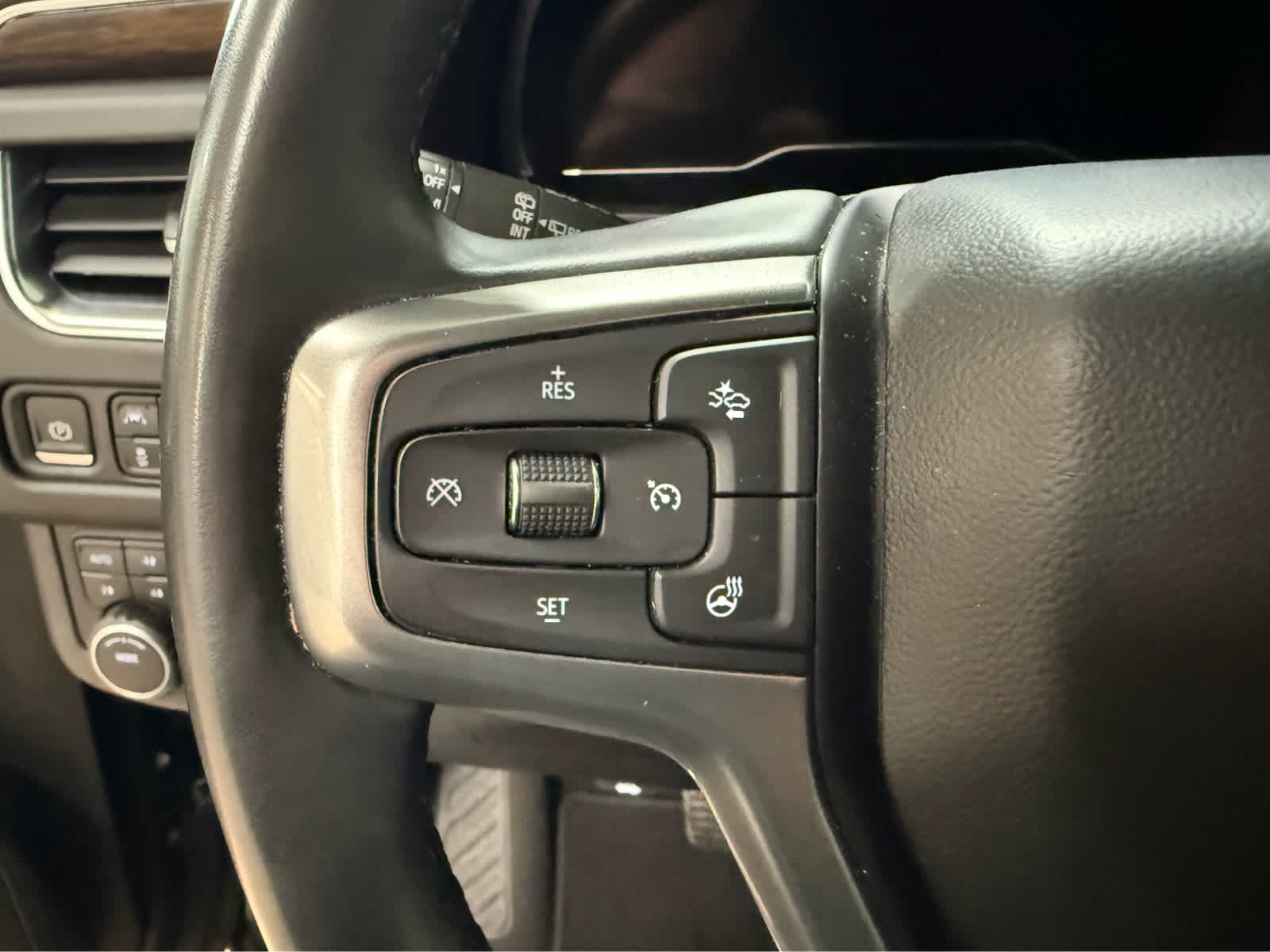 Thumbnail: 2024 Chevrolet Suburban - 20