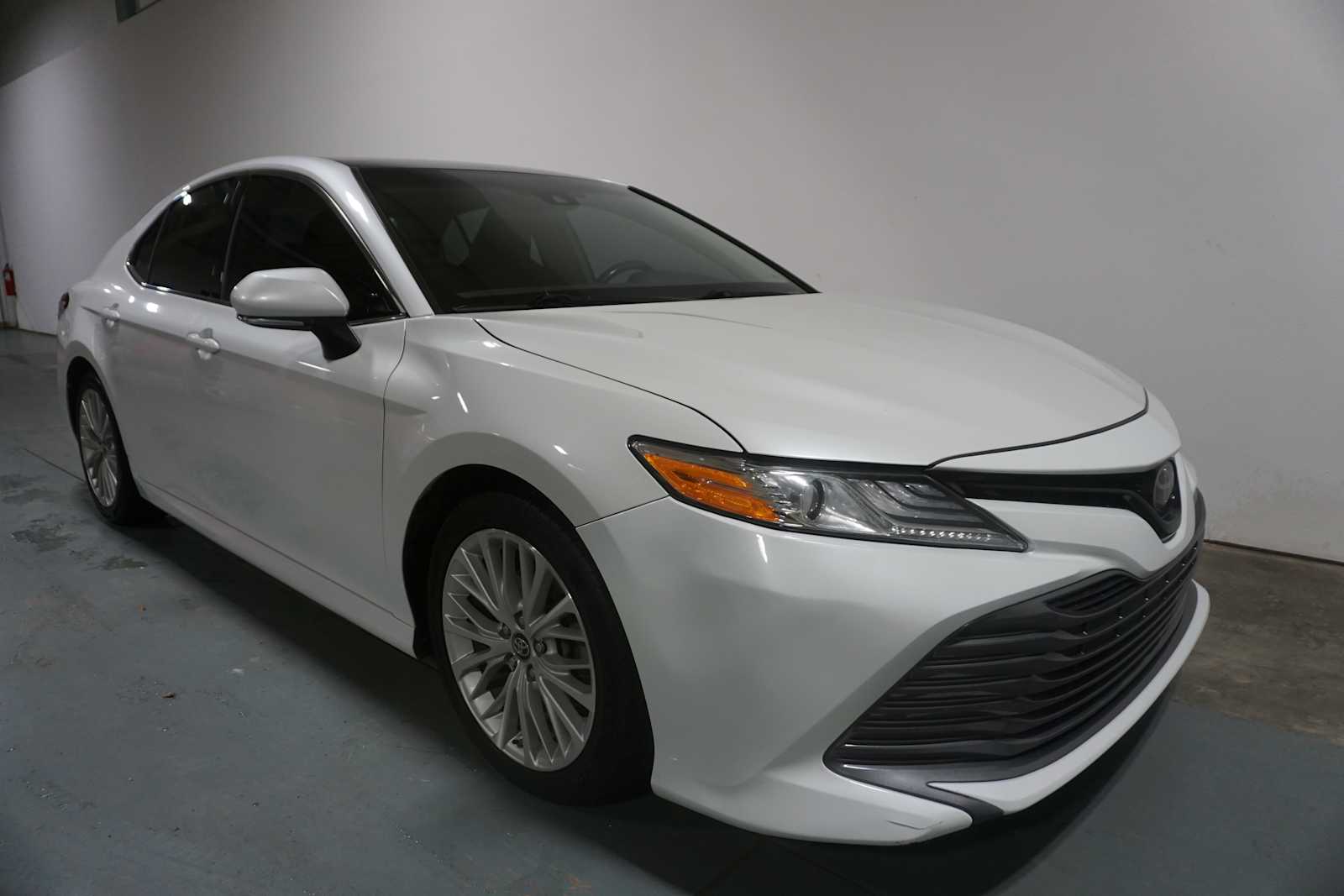 Thumbnail: 2019 Toyota Camry - 5
