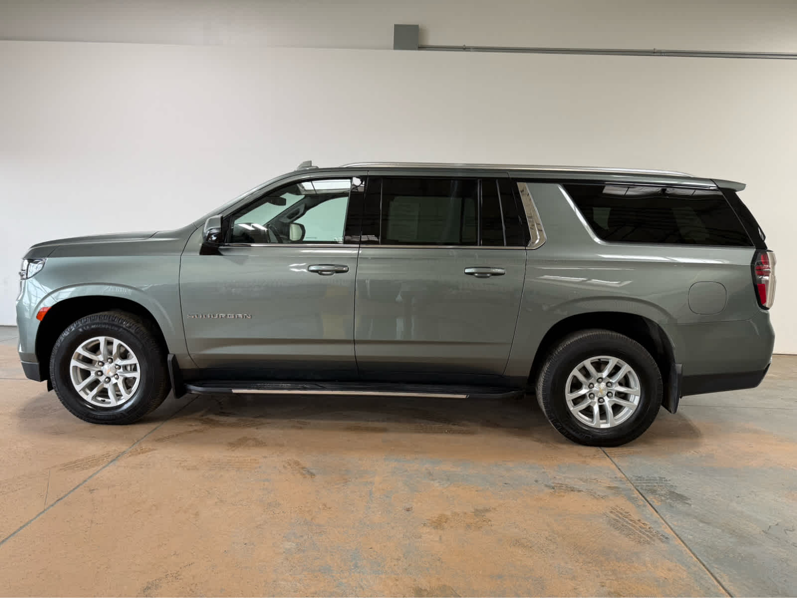 Thumbnail: 2024 Chevrolet Suburban - 2