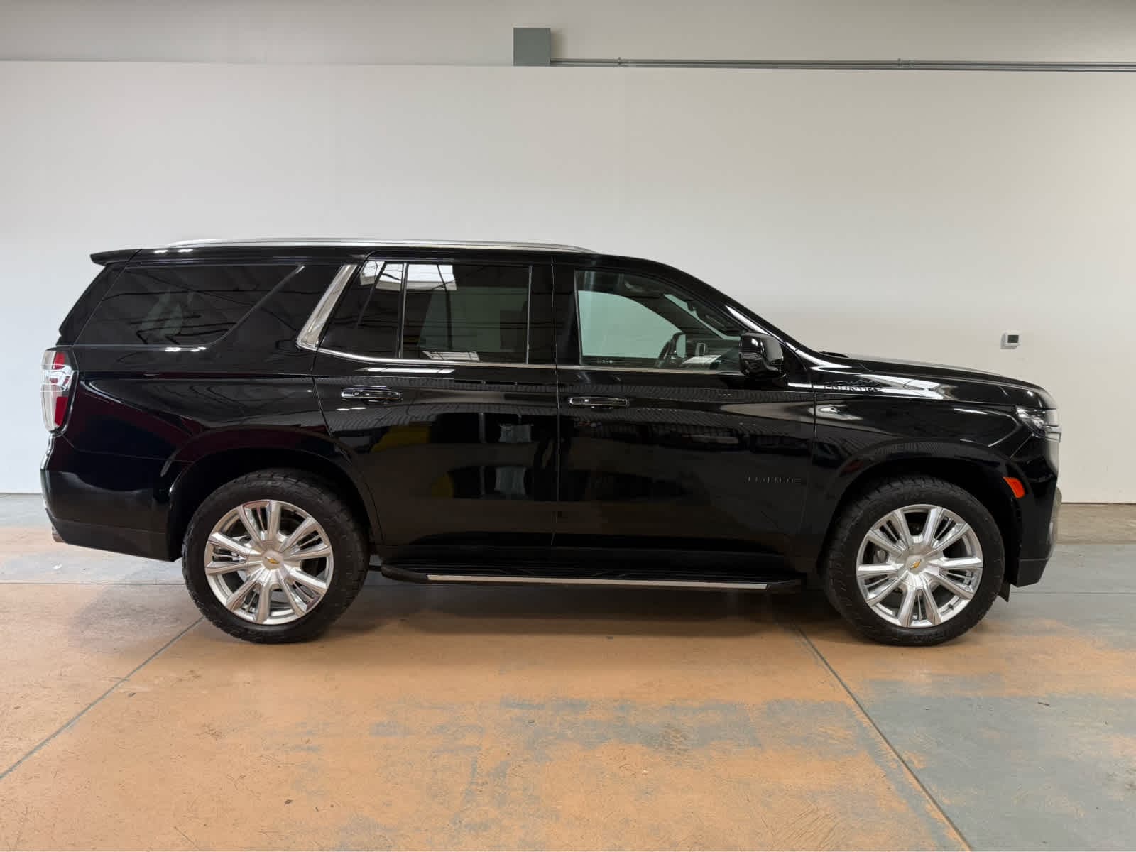 Thumbnail: 2022 Chevrolet Tahoe - 5