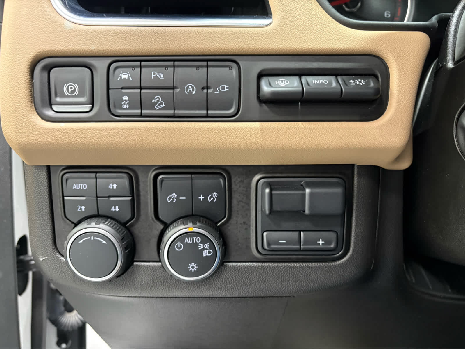 Thumbnail: 2021 Chevrolet Tahoe - 26