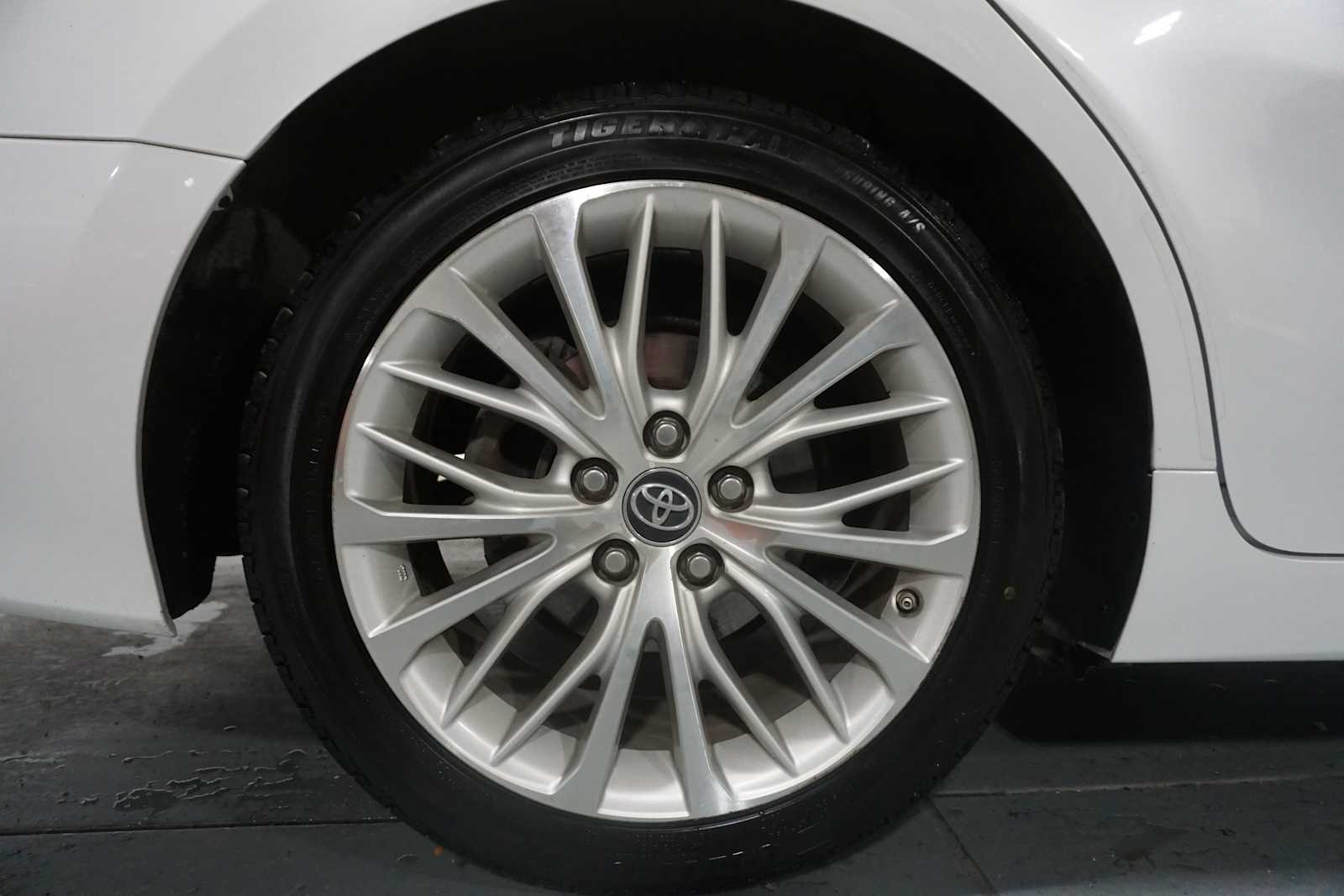 Thumbnail: 2019 Toyota Camry - 9