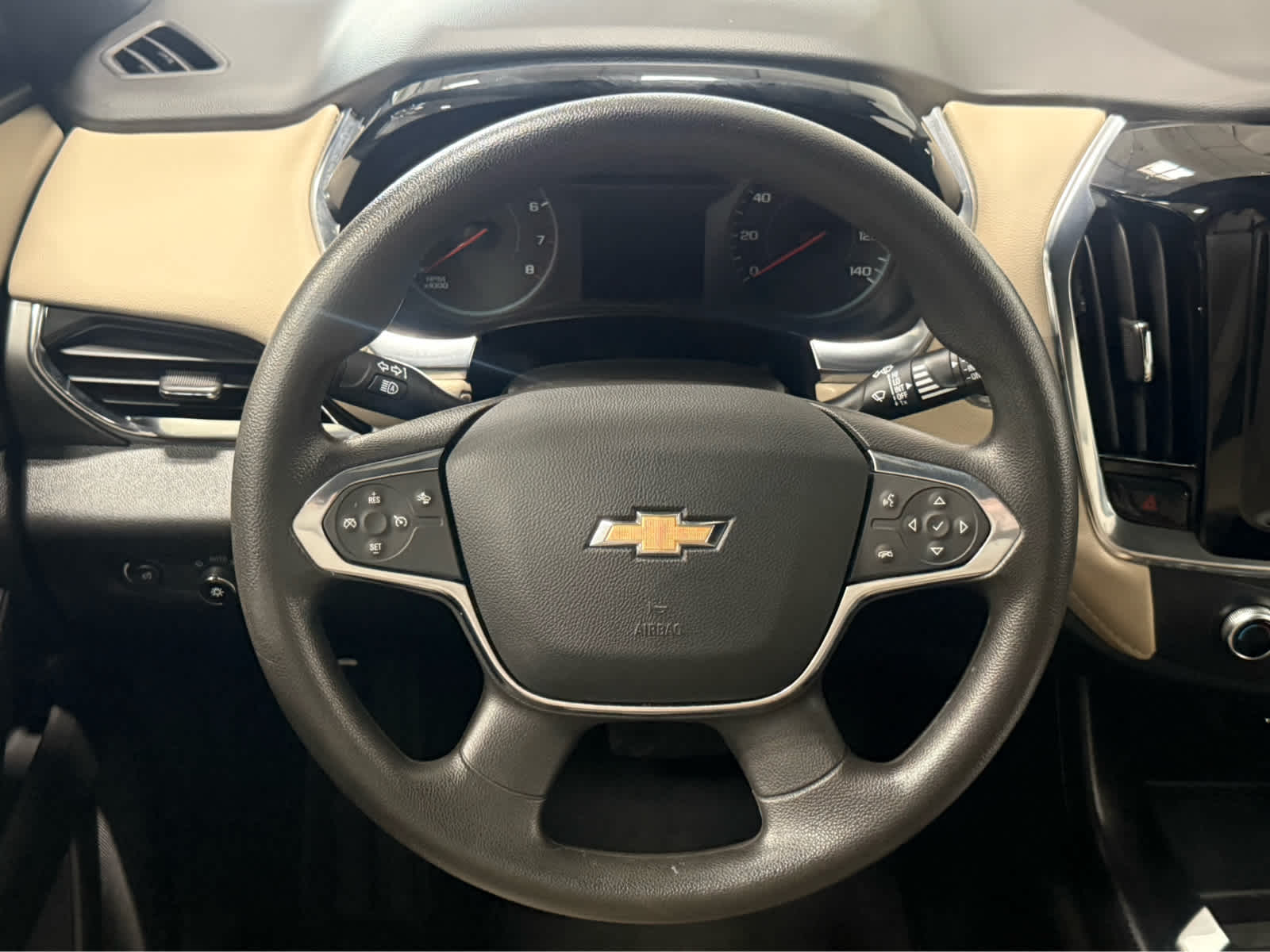 Thumbnail: 2023 Chevrolet Traverse - 17