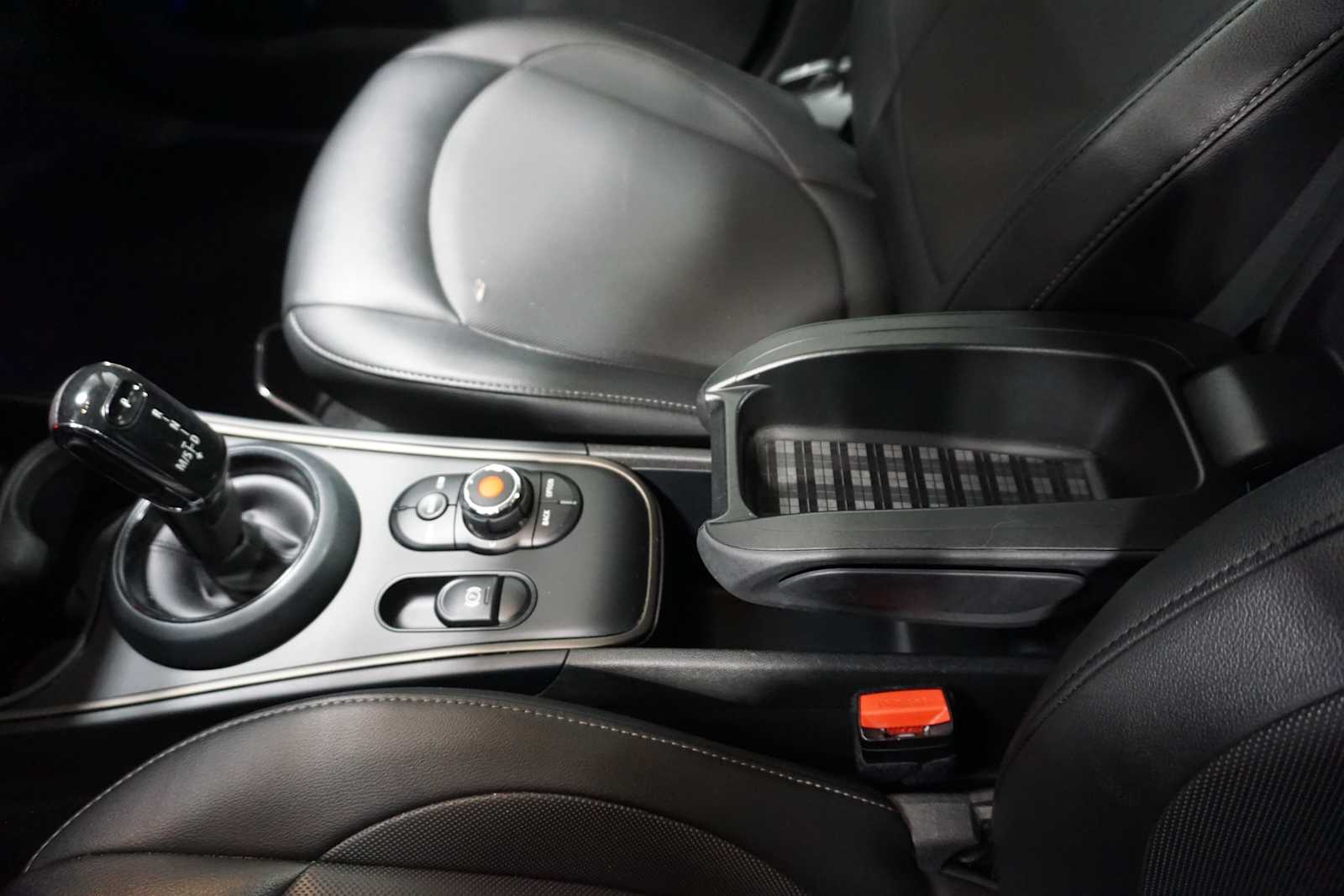 Thumbnail: 2022 MINI Cooper Countryman - 21
