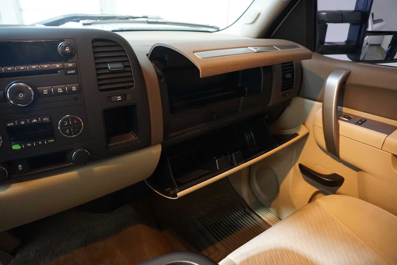 Thumbnail: 2013 Chevrolet Silverado 1500 - 17