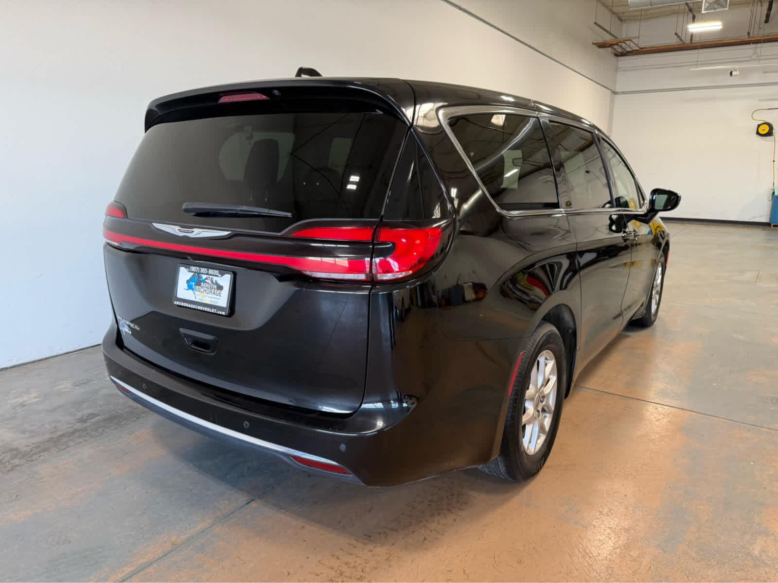 Thumbnail: 2024 Chrysler Pacifica - 7