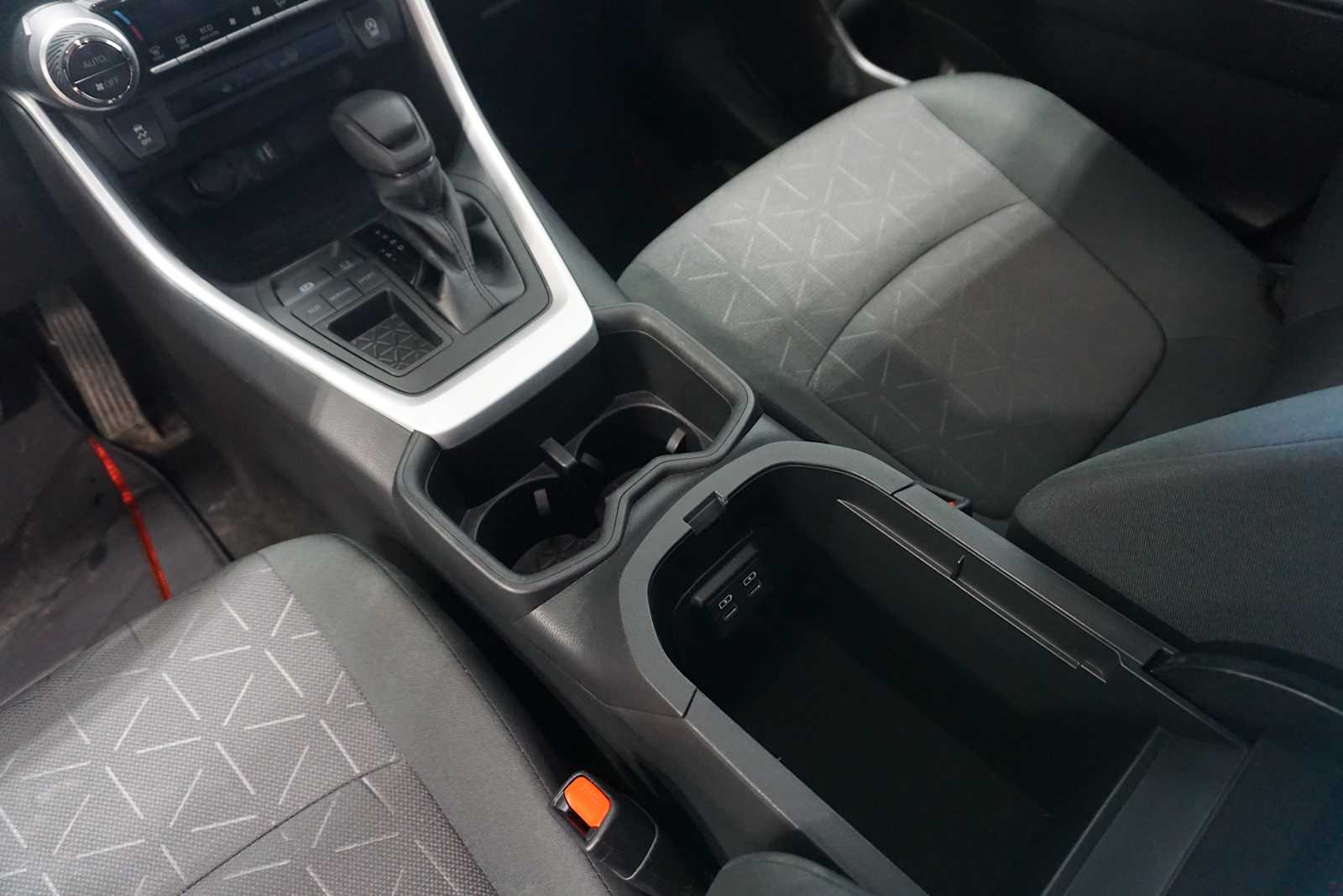 Thumbnail: 2023 Toyota RAV4 - 21