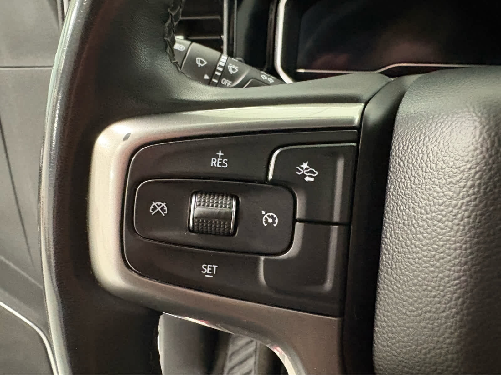 Thumbnail: 2024 Chevrolet Silverado 3500 - 19