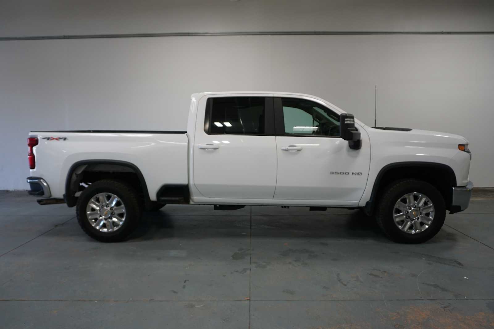 Thumbnail: 2022 Chevrolet Silverado 3500 - 6