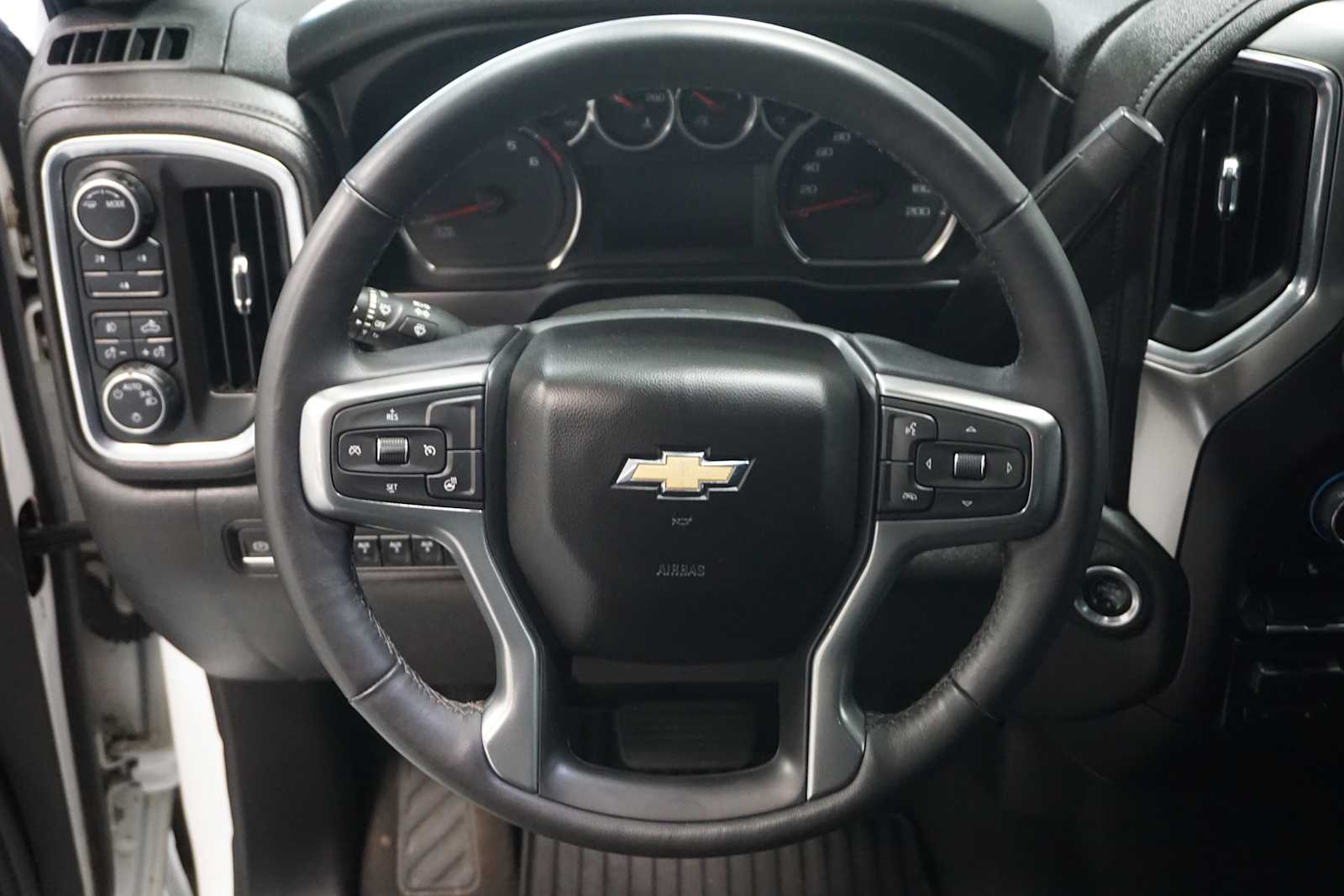Thumbnail: 2022 Chevrolet Silverado 3500 - 19
