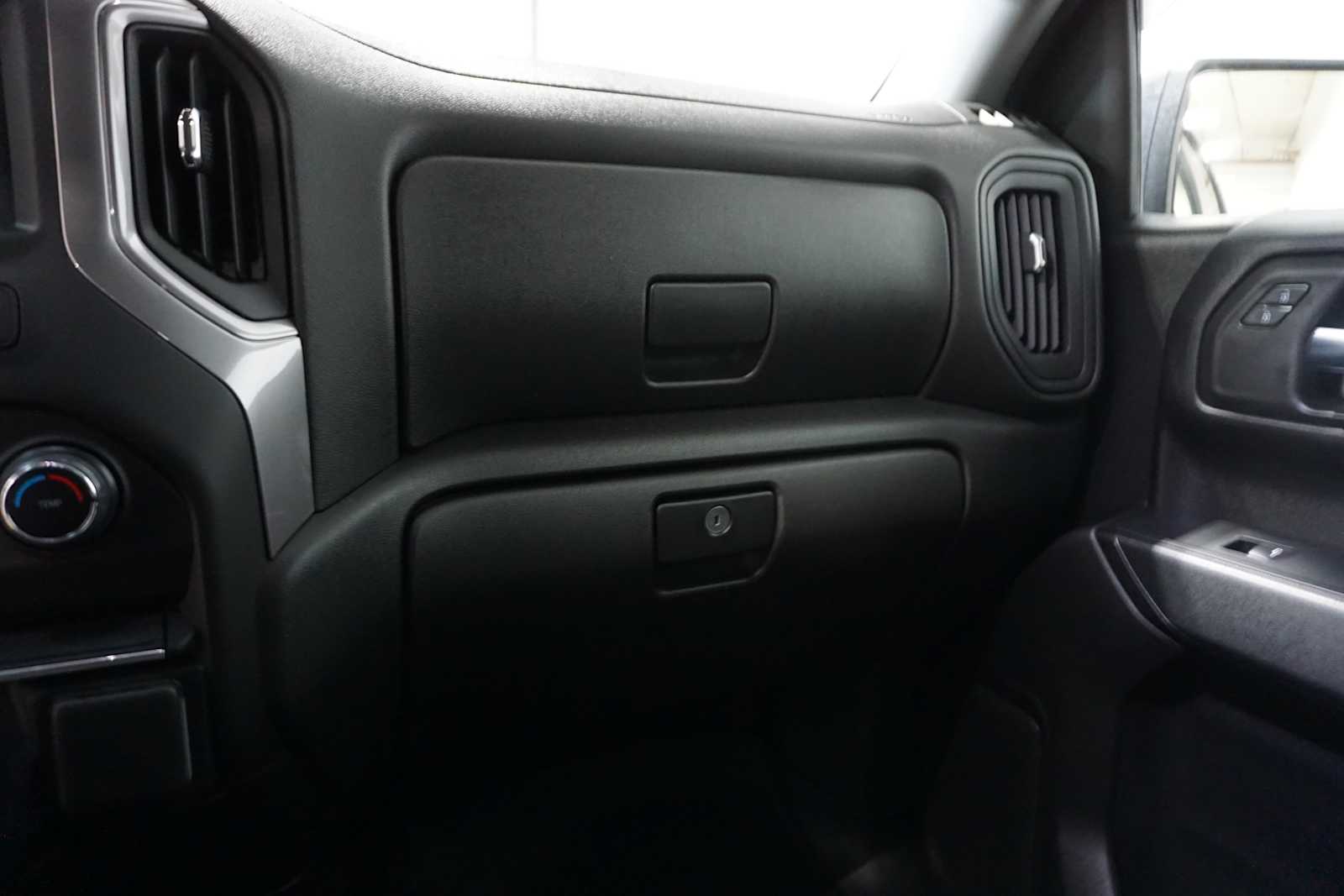 Thumbnail: 2024 Chevrolet Silverado 1500 - 18