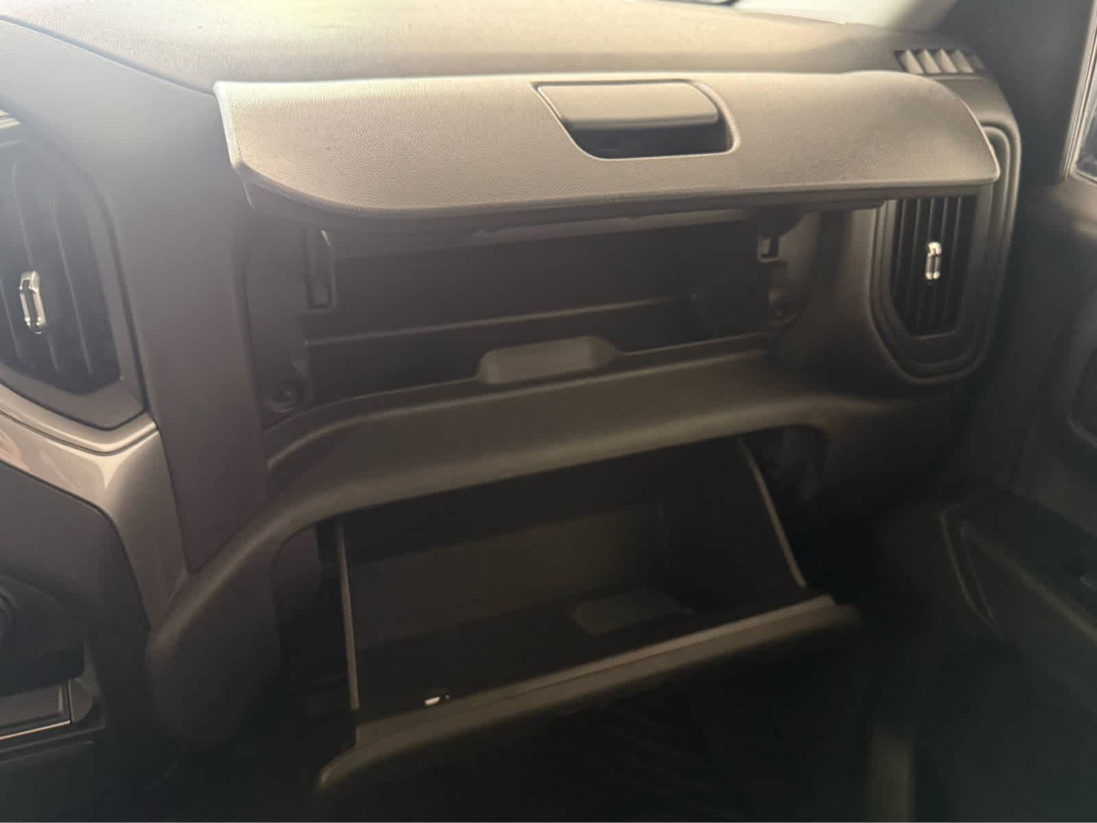 Thumbnail: 2019 Chevrolet Silverado 1500 - 21