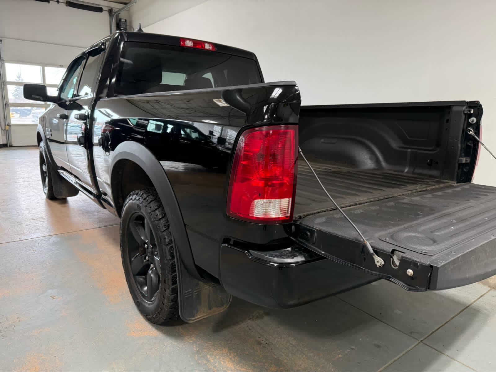 Thumbnail: 2019 RAM 1500 Classic - 4