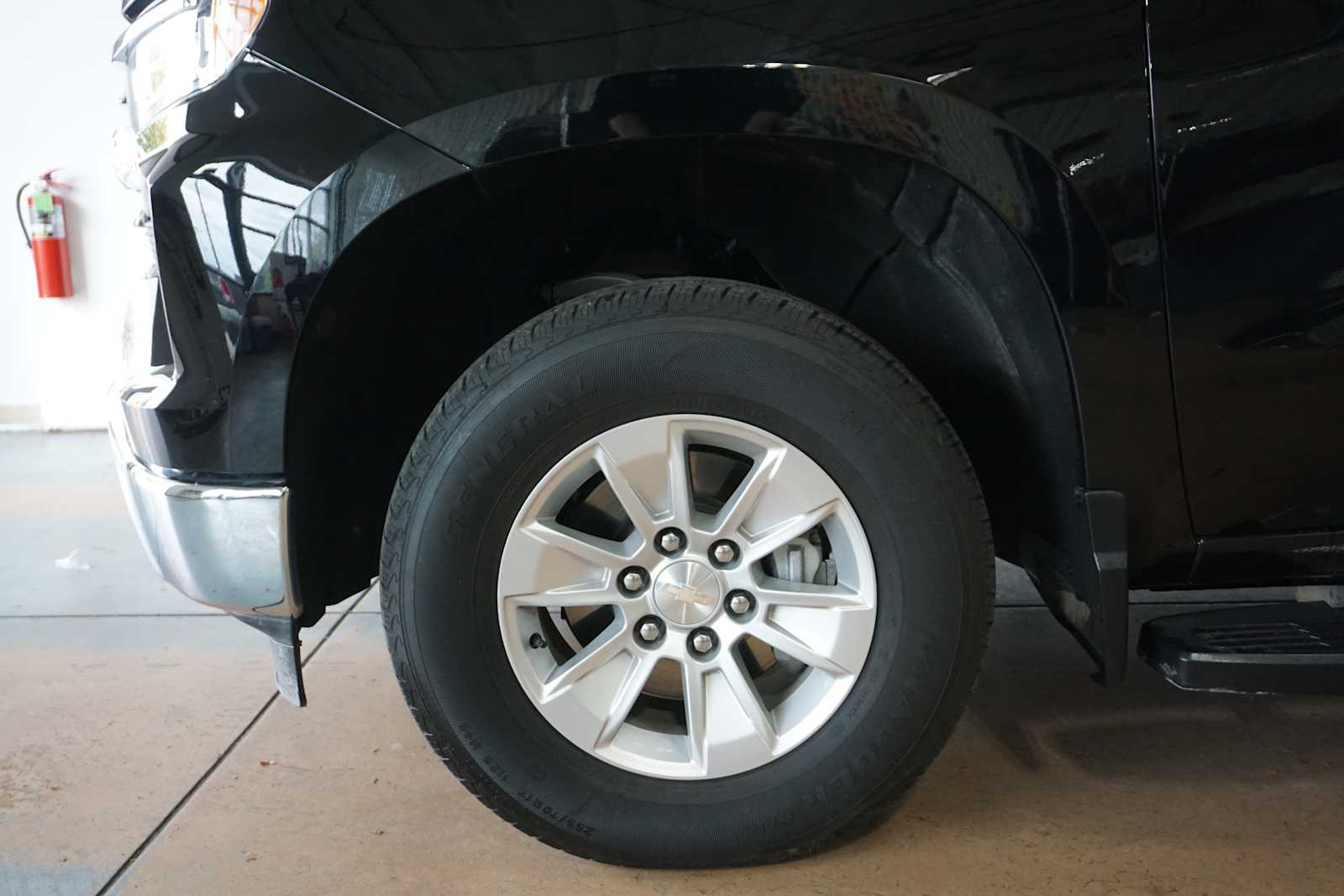 Thumbnail: 2024 Chevrolet Silverado 1500 - 8