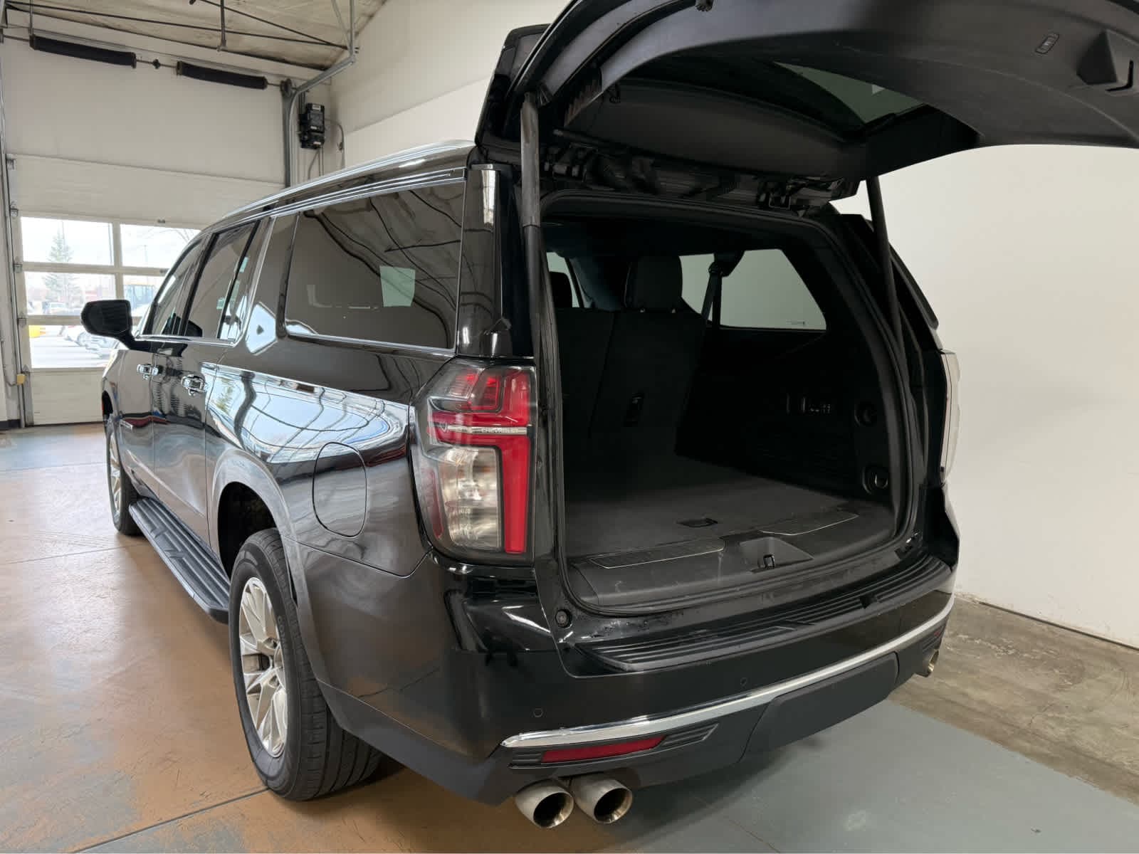 Thumbnail: 2024 Chevrolet Suburban - 4