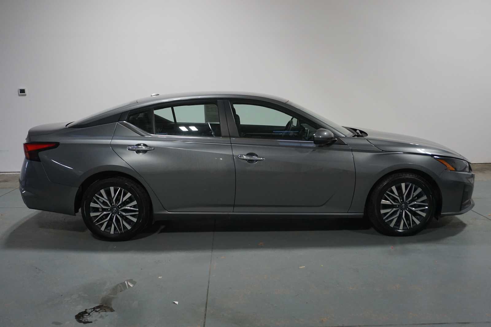 Thumbnail: 2023 Nissan Altima - 6