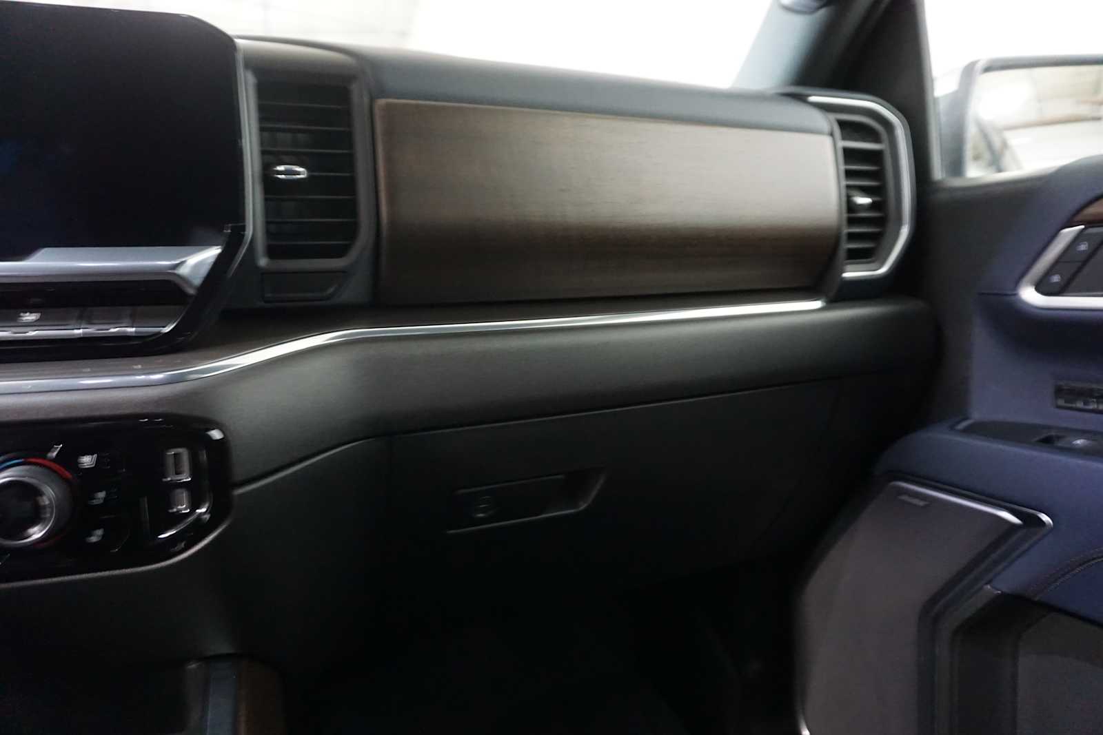 Thumbnail: 2023 Chevrolet Silverado 1500 - 19