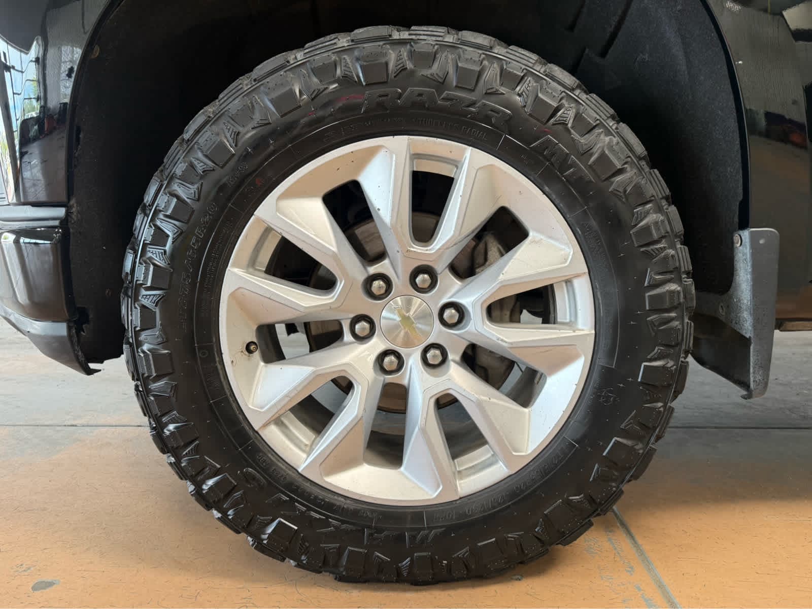 Thumbnail: 2019 Chevrolet Silverado 1500 - 8
