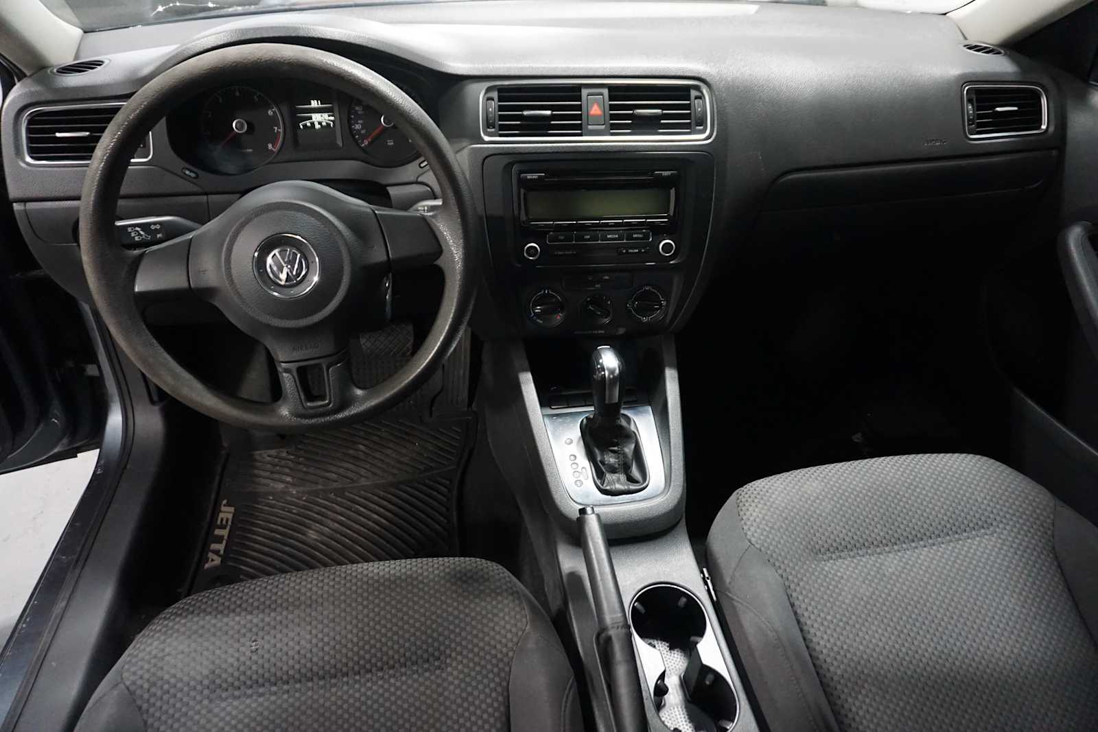 Thumbnail: 2013 Volkswagen Jetta - 17