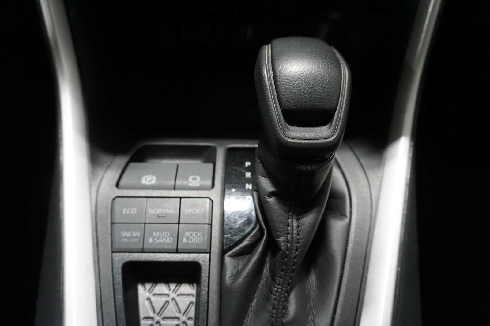 Thumbnail: 2023 Toyota RAV4 - 16