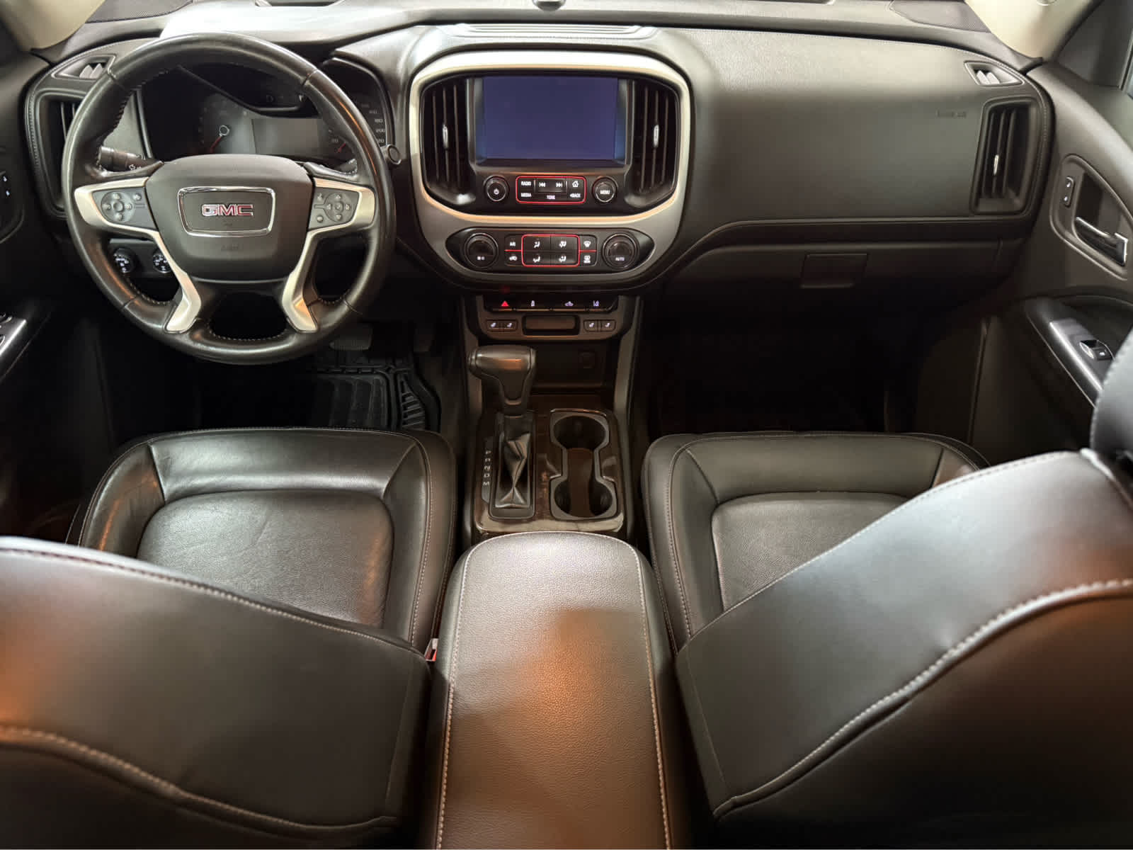 Thumbnail: 2015 GMC Canyon - 16