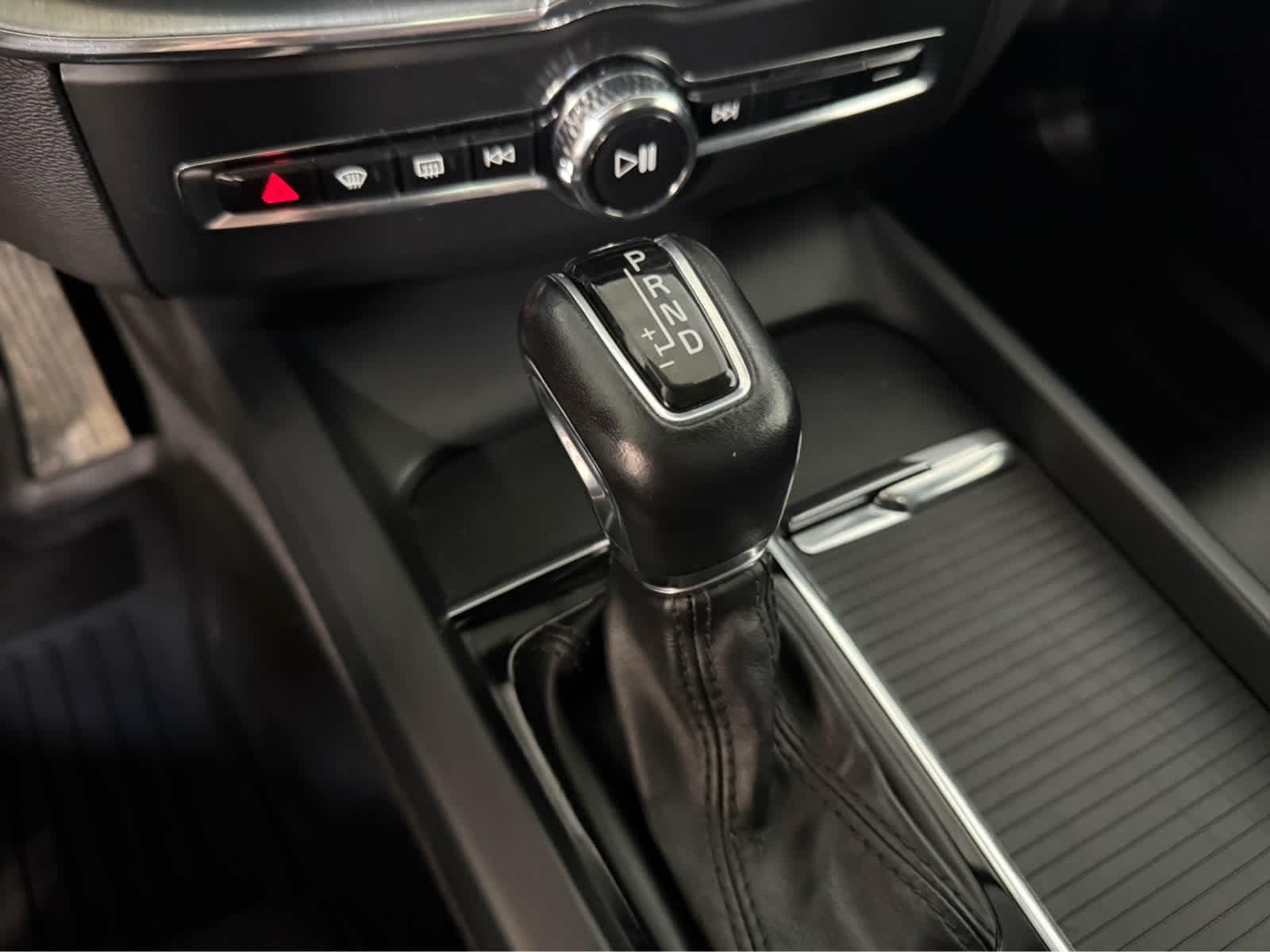 Thumbnail: 2019 Volvo XC60 - 25