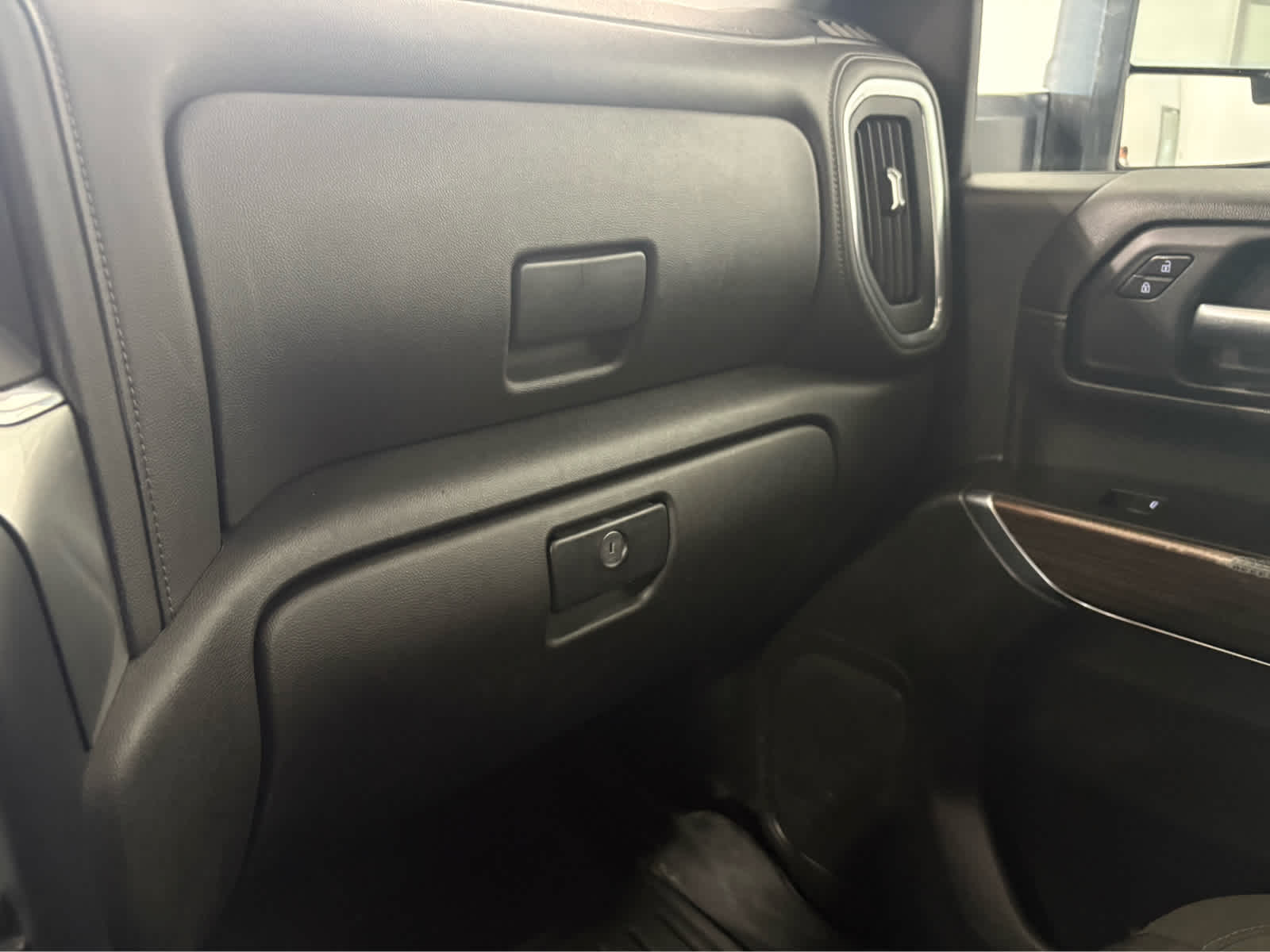Thumbnail: 2021 Chevrolet Silverado 2500 - 22