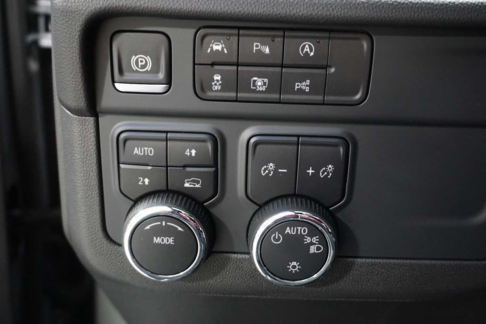 Thumbnail: 2025 Chevrolet Suburban - 13