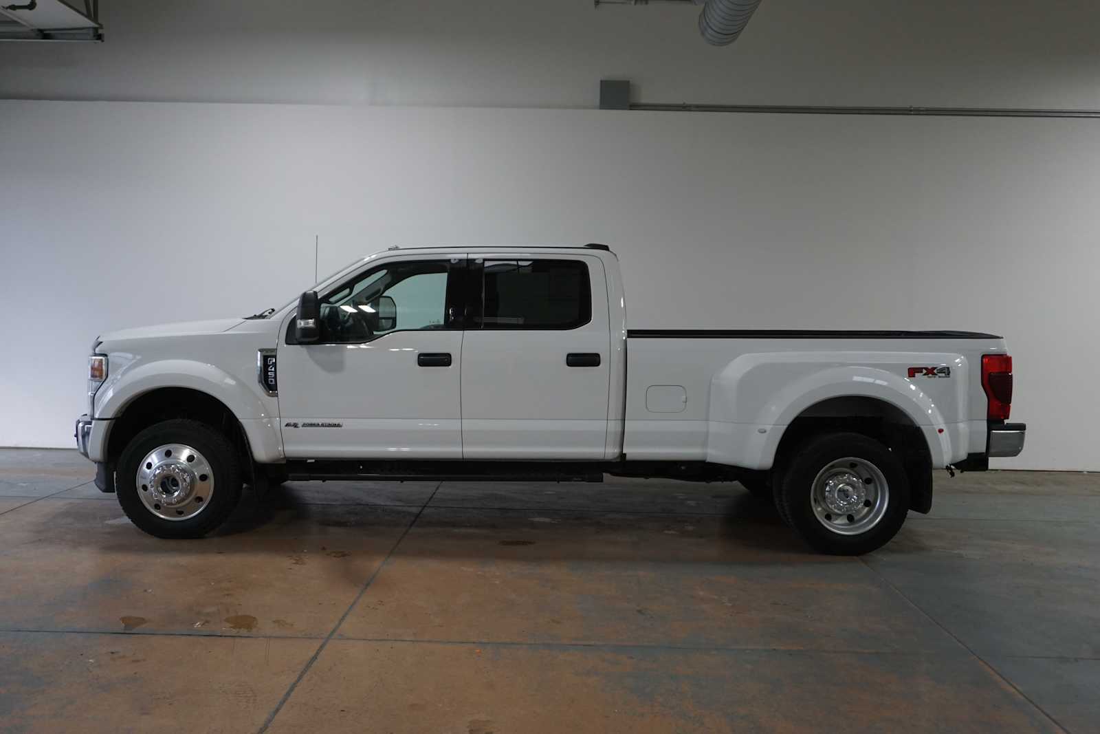 Thumbnail: 2022 Ford F-450 - 3