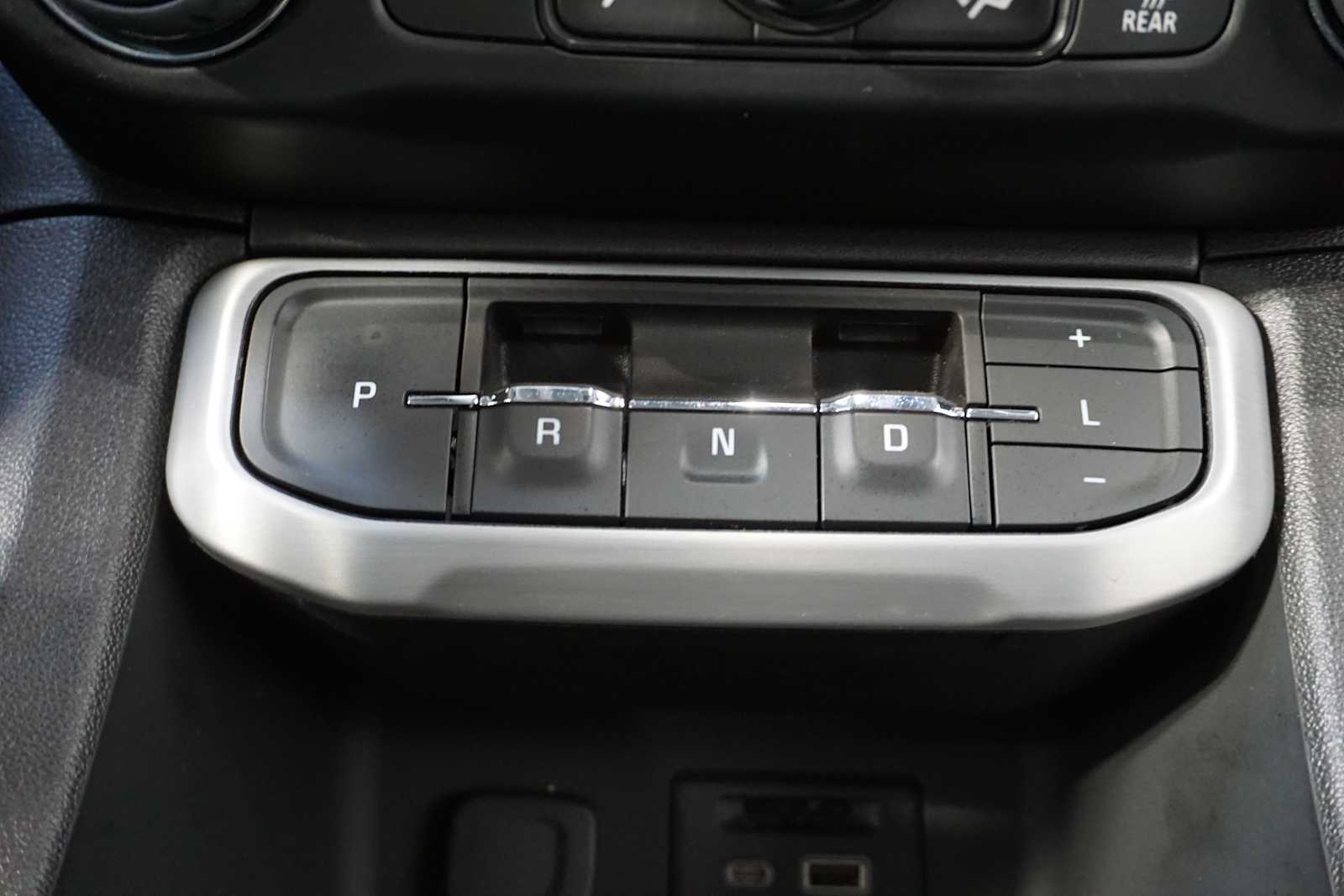 Thumbnail: 2023 GMC Acadia - 22