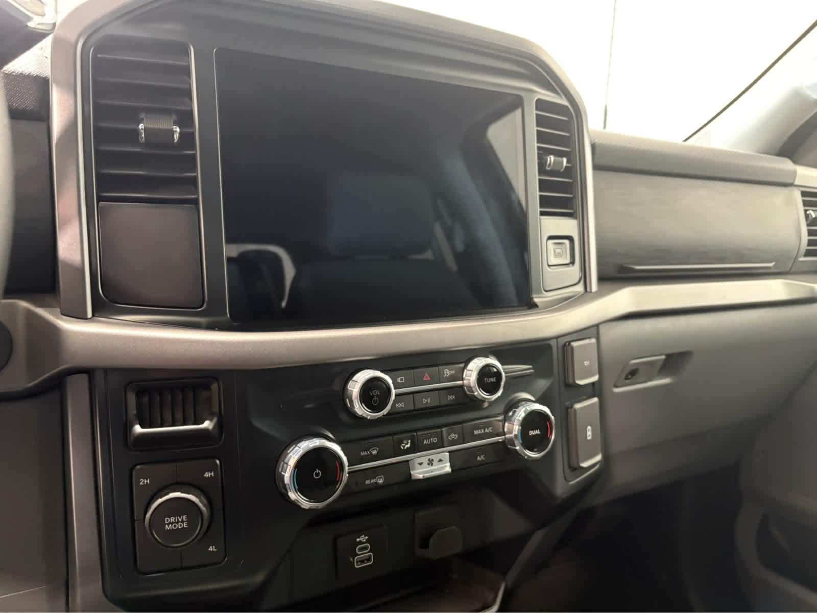 Thumbnail: 2025 Ford F-150 - 25