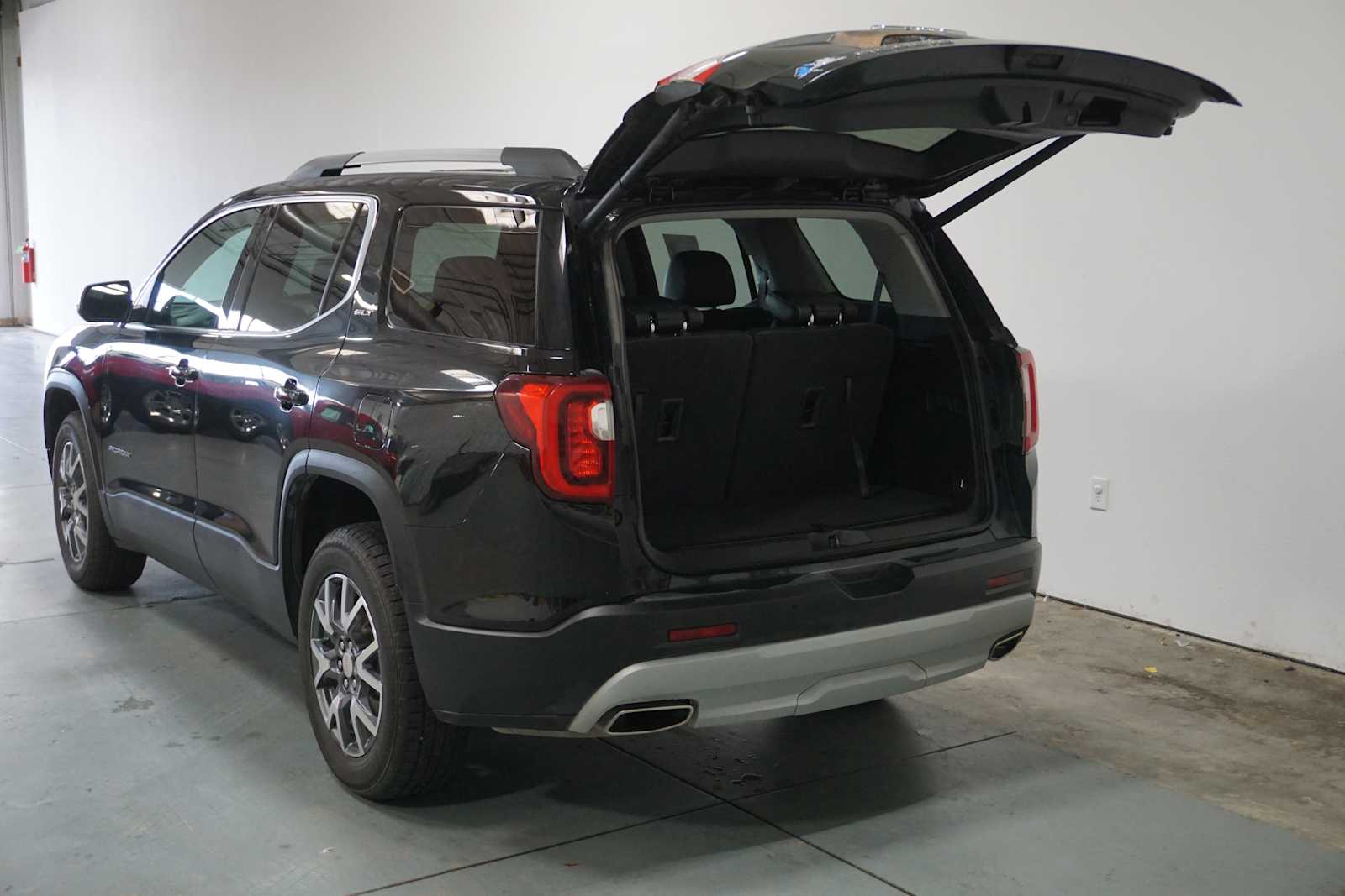 Thumbnail: 2023 GMC Acadia - 4
