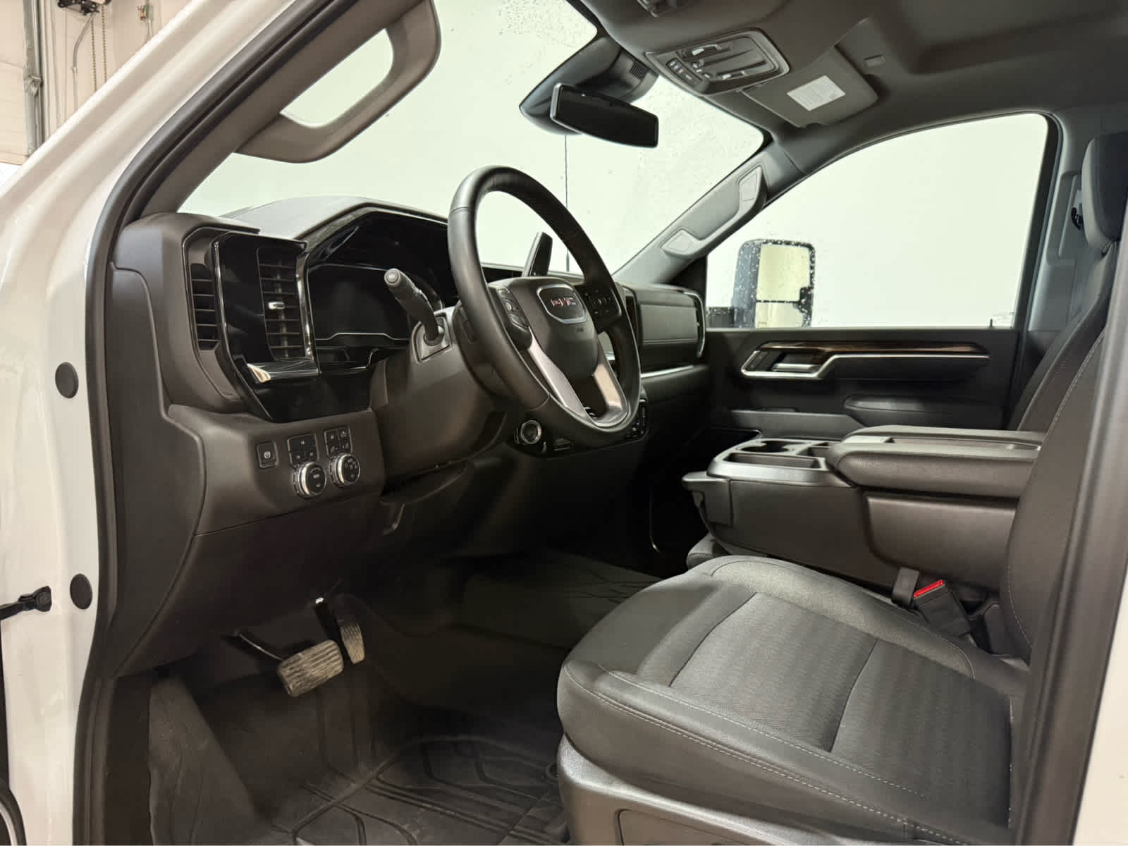 Thumbnail: 2025 GMC Sierra 3500 - 13