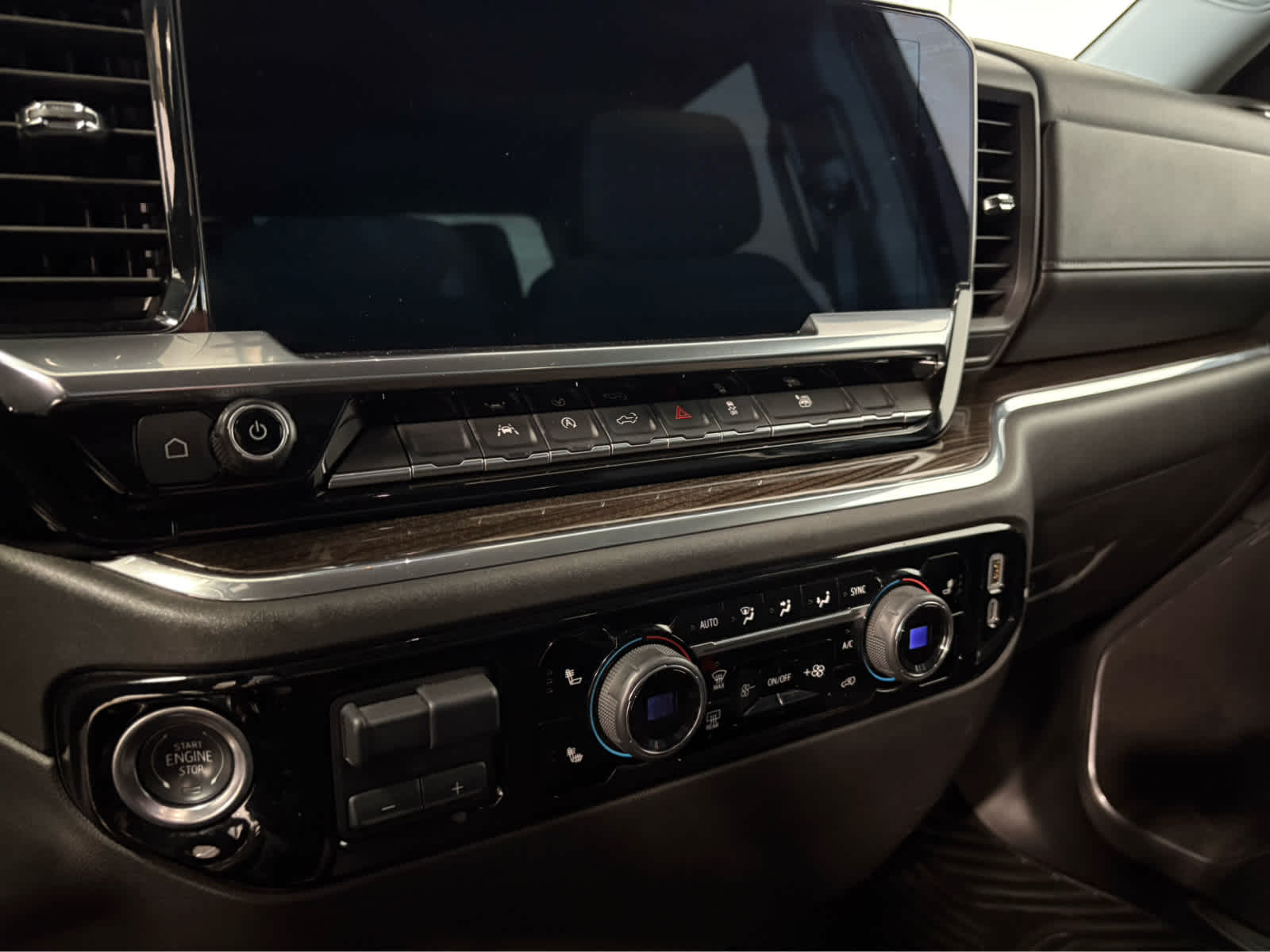 Thumbnail: 2025 Chevrolet Silverado 1500 - 32